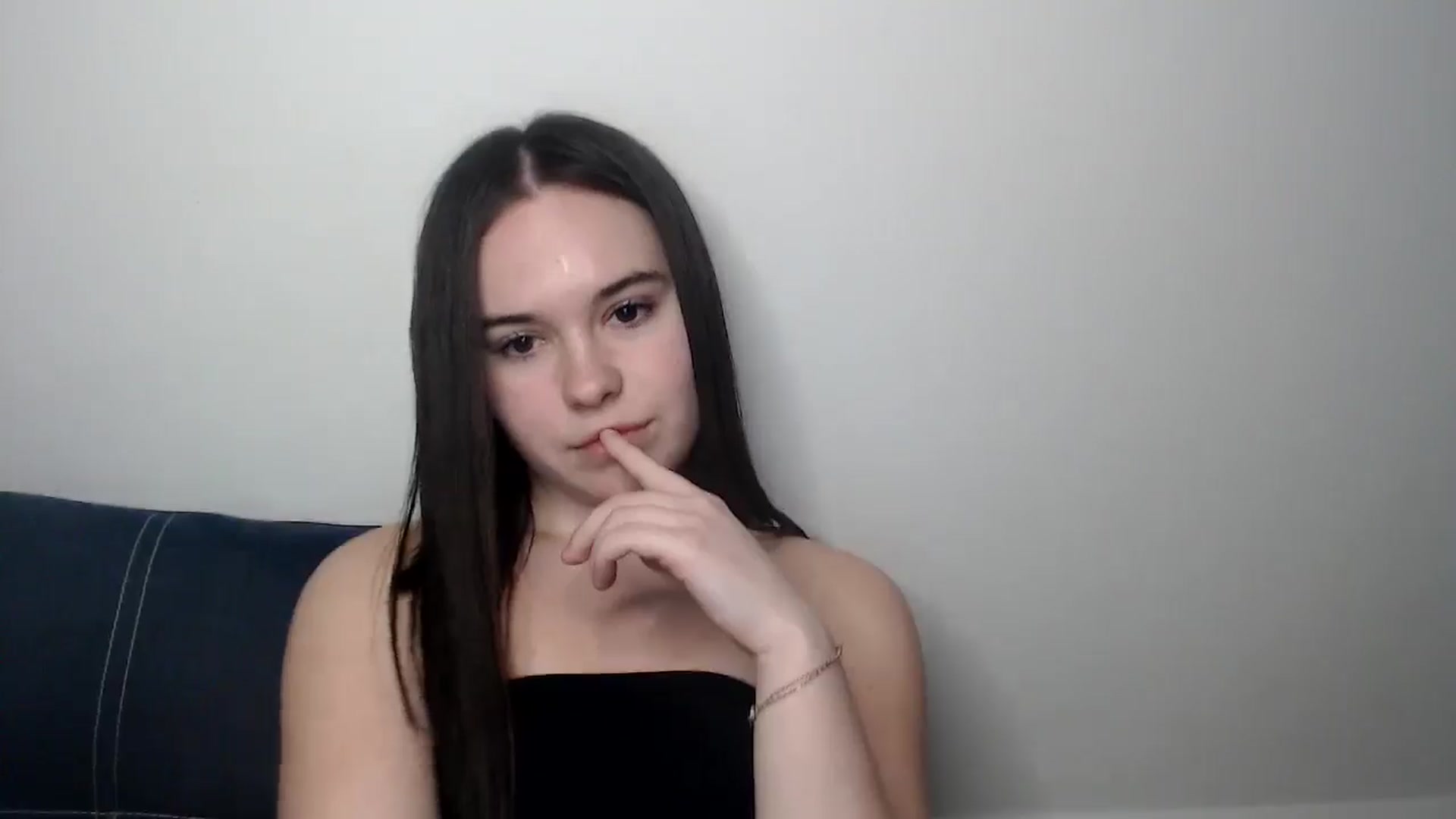 Gallery image thumbnail from Dreamies's myfreecams stream on, 03/18/2025, 18:08 image 17 of 20