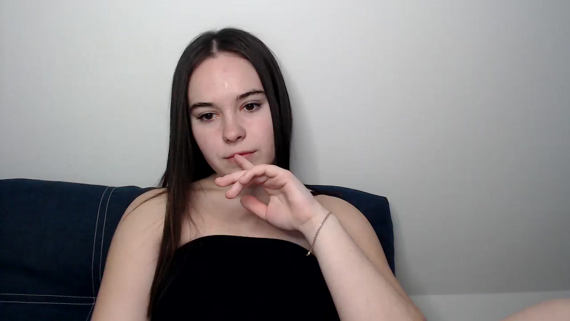 Gallery image thumbnail from Dreamies's myfreecams stream on, 03/19/2025, 15:30 image 11 of 20