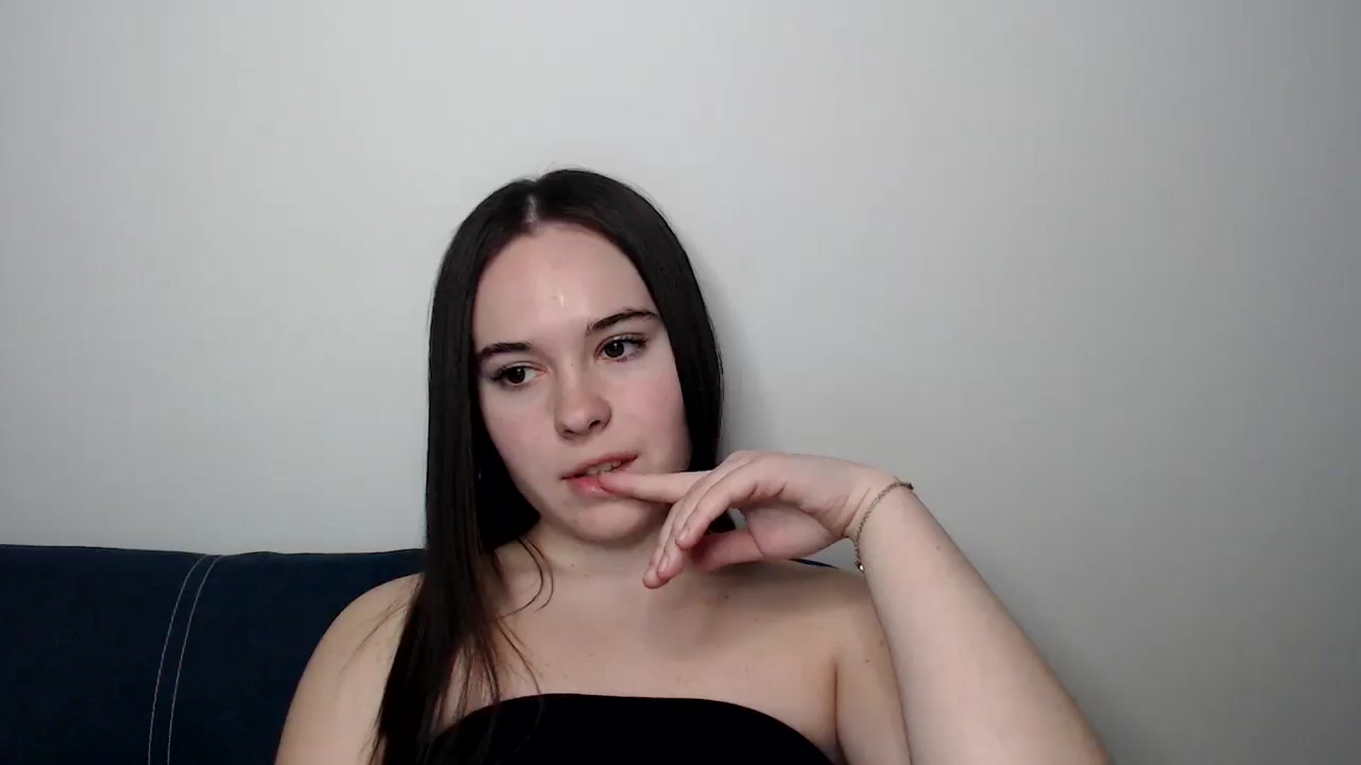 Gallery image thumbnail from Dreamies's myfreecams stream on, 03/19/2025, 18:07 image 16 of 20
