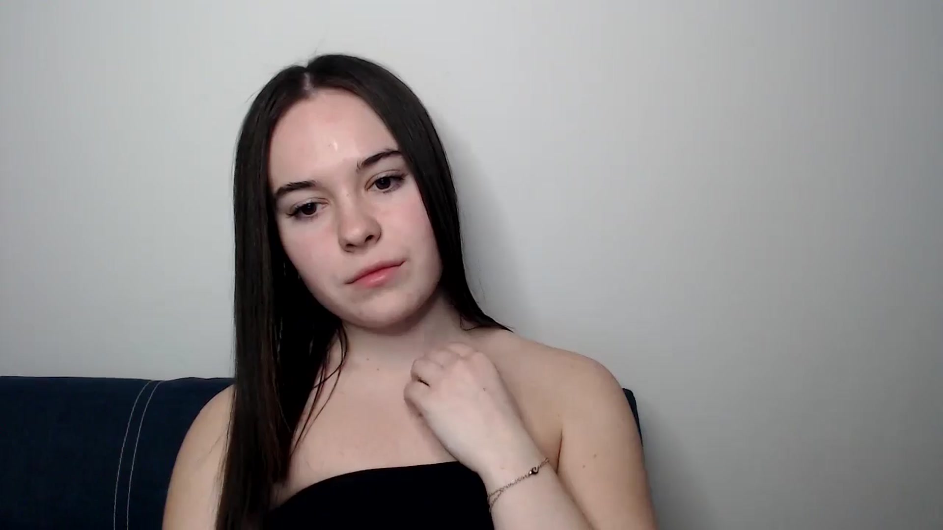 Gallery image thumbnail from Dreamies's myfreecams stream on, 03/19/2025, 18:07 image 7 of 20