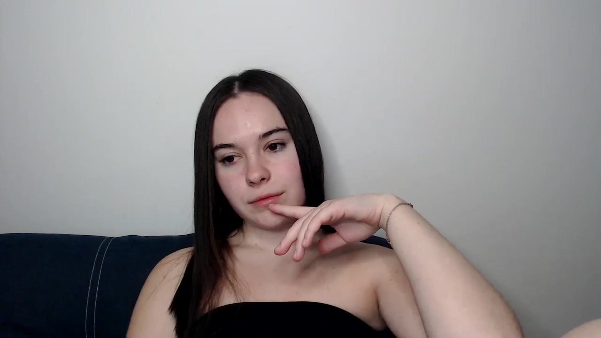 Gallery image thumbnail from Dreamies's myfreecams stream on, 03/19/2025, 18:52 image 3 of 20