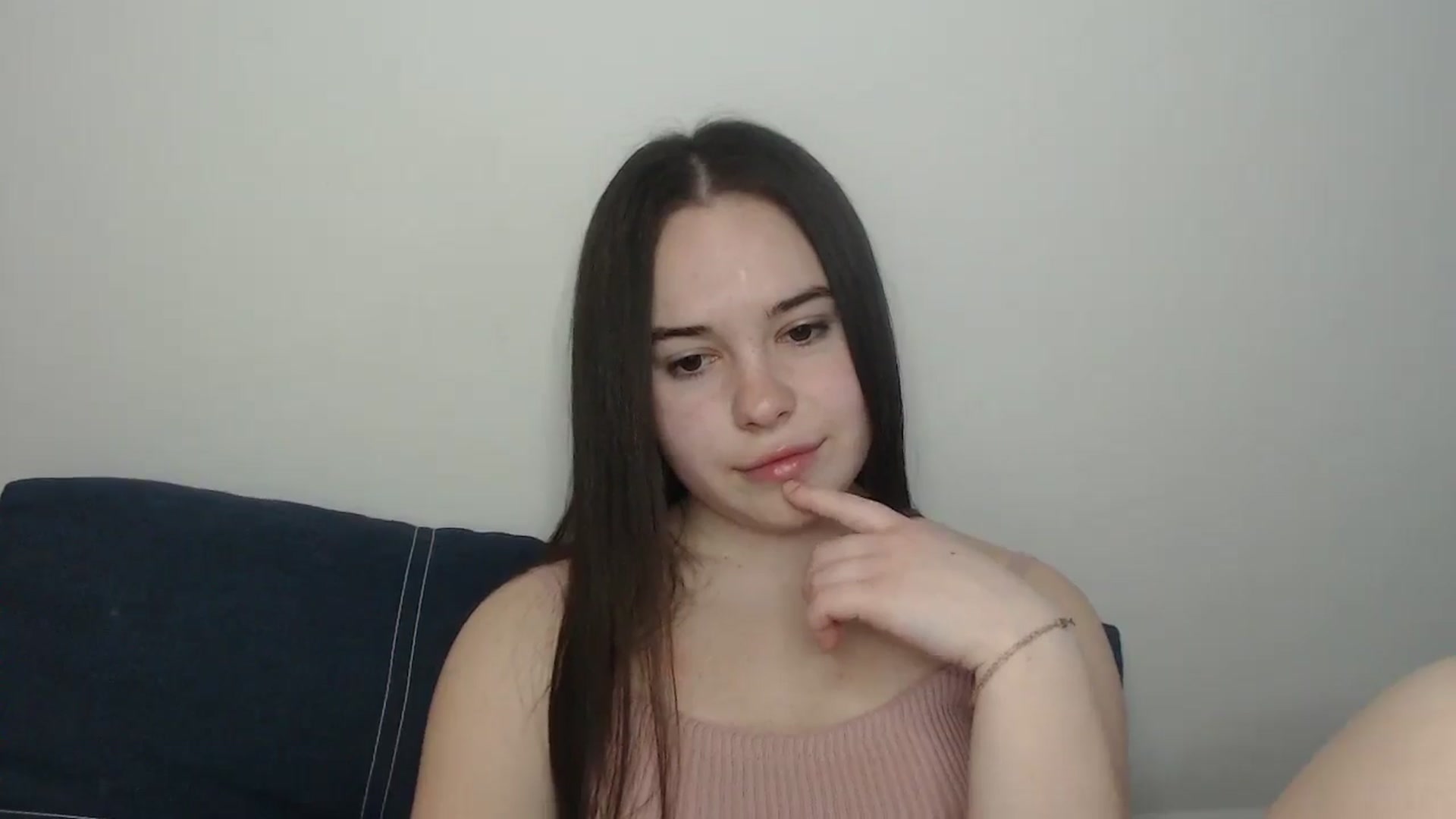 Gallery image thumbnail from Dreamies's myfreecams stream on, 04/21/2025, 15:36 image 16 of 20