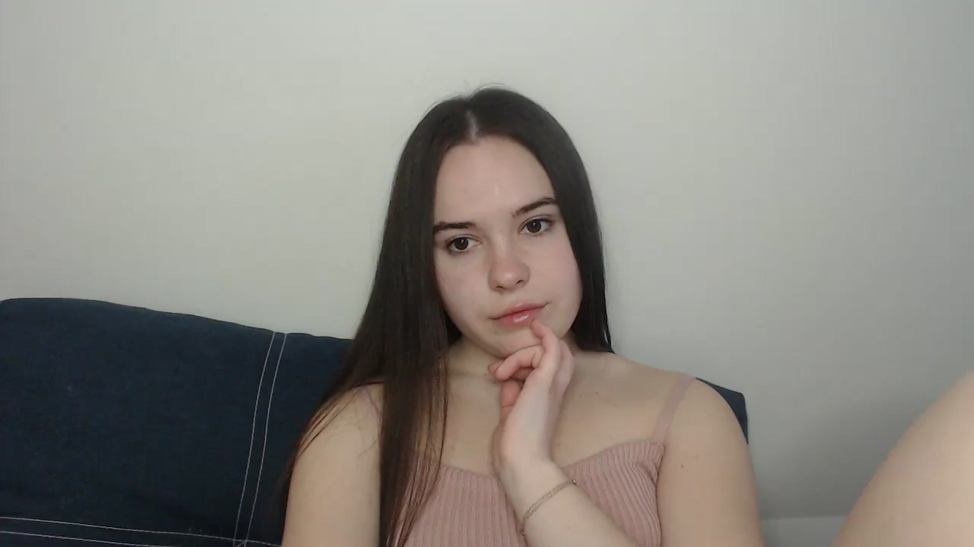 Gallery image thumbnail from Dreamies's myfreecams stream on, 04/21/2025, 15:36 image 5 of 20