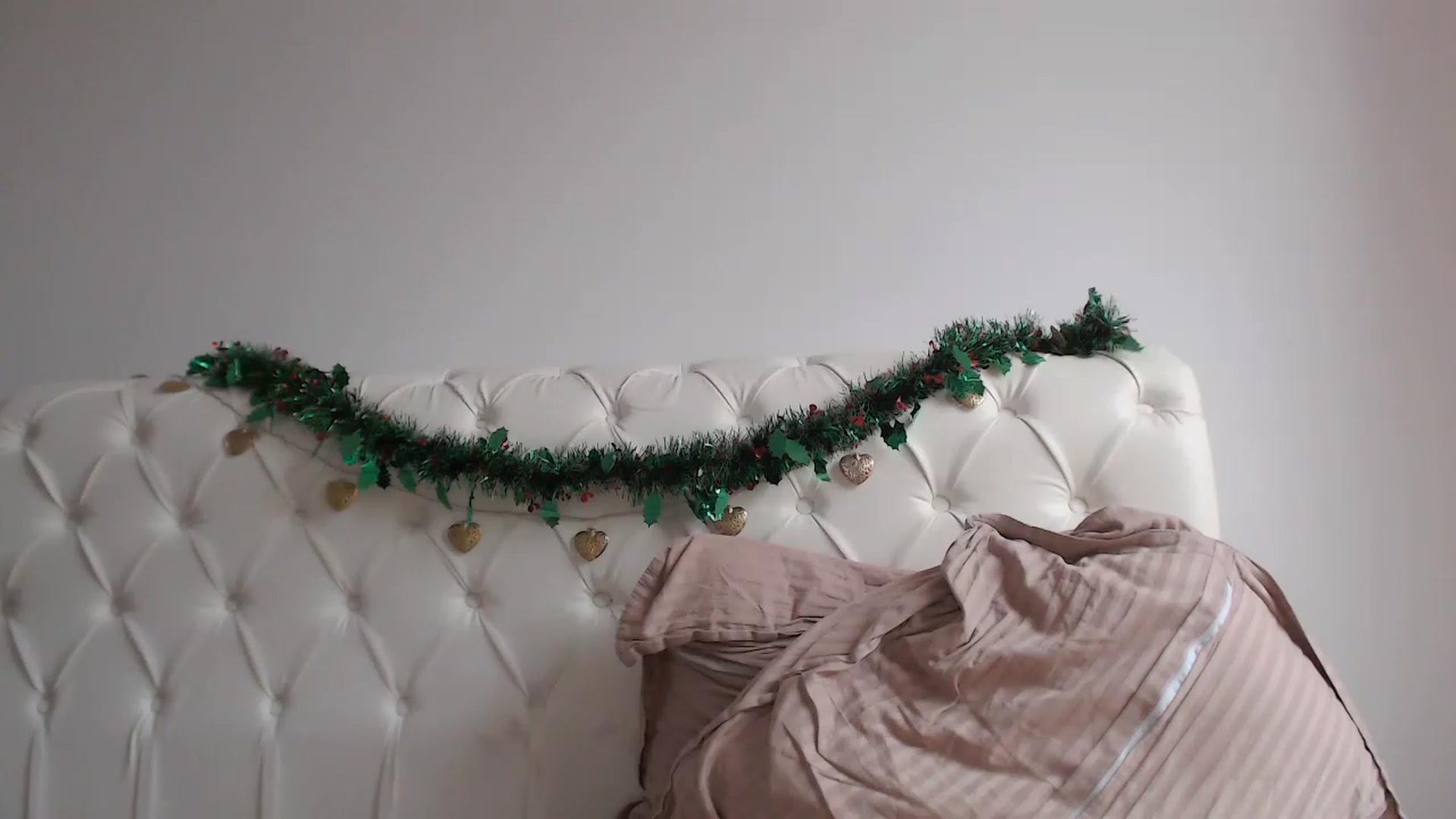 Gallery image thumbnail from Dreamloverrr's myfreecams stream on, 12/08/2022, 13:24 image 20 of 20