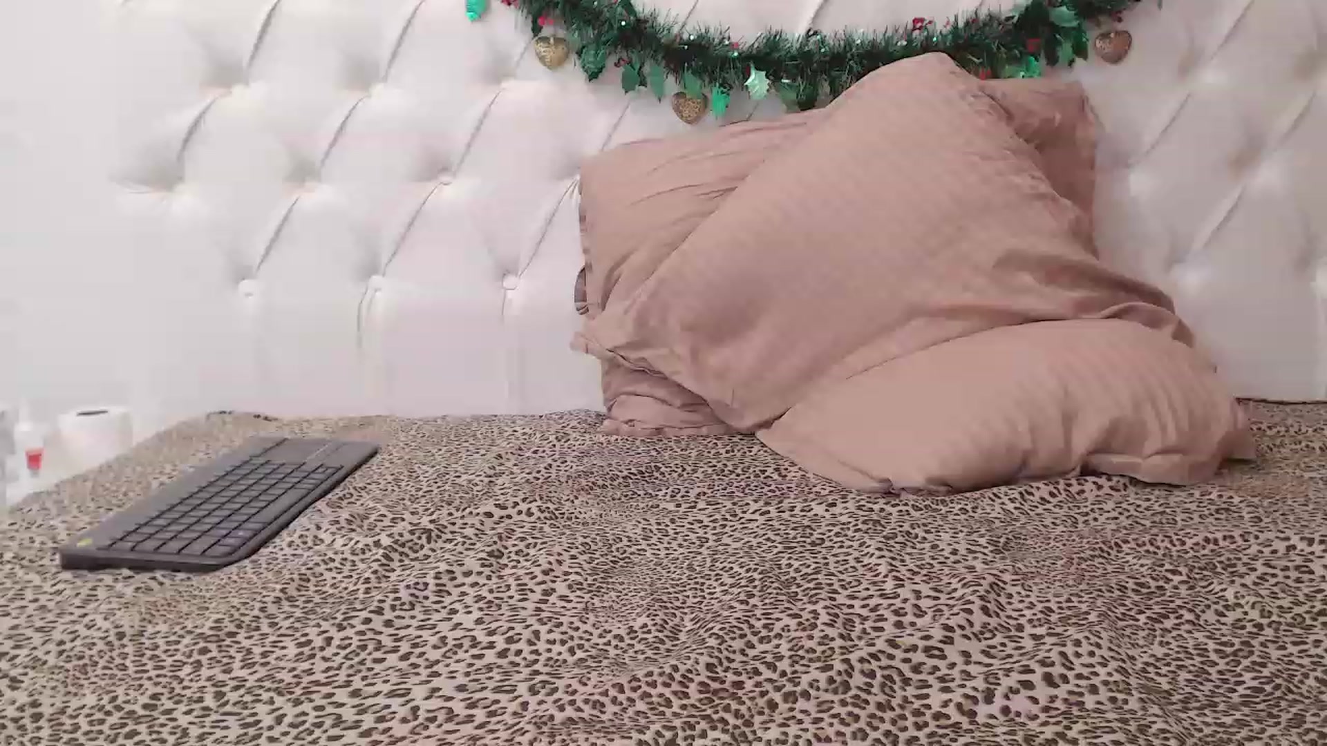 Gallery image thumbnail from Dreamloverrr's myfreecams stream on, 12/22/2022, 19:42 image 4 of 20