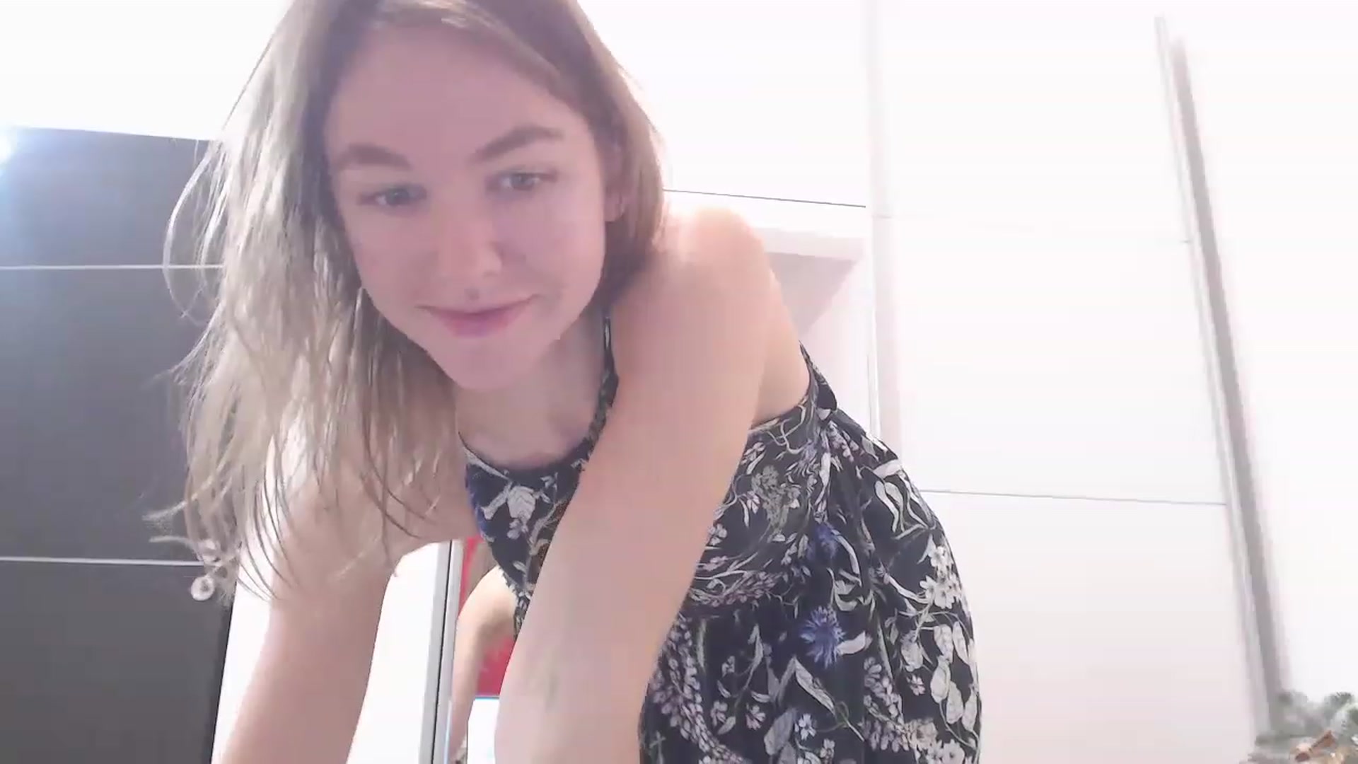 Gallery image thumbnail from Dreamloverrr's myfreecams stream on, 01/09/2023, 22:08 image 14 of 20