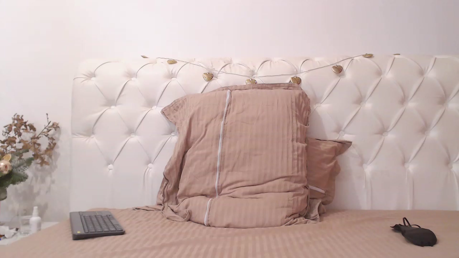 Gallery image thumbnail from Dreamloverrr's myfreecams stream on, 01/28/2023, 17:52 image 15 of 20