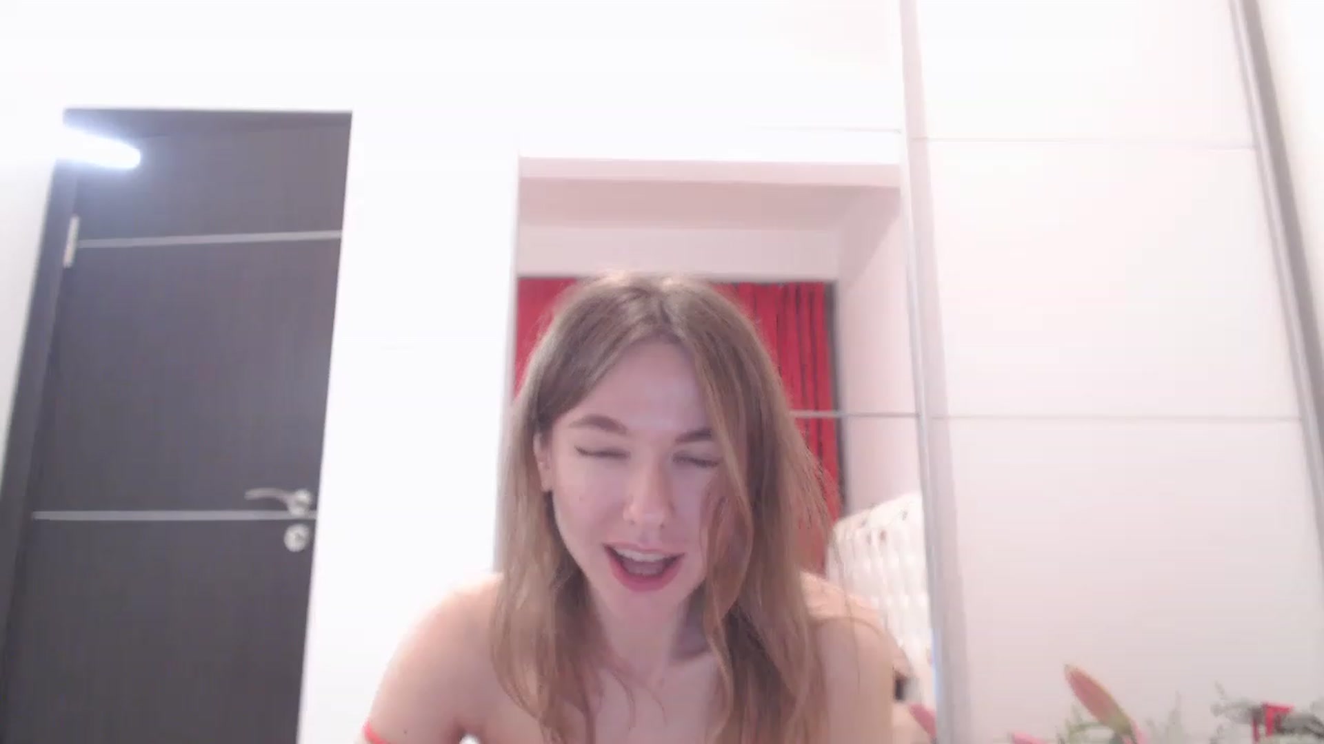 Gallery image thumbnail from Dreamloverrr's myfreecams stream on, 02/10/2023, 19:02 image 19 of 20