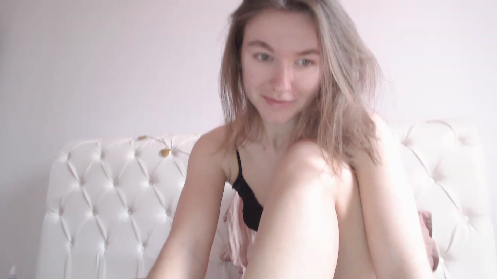 Gallery image thumbnail from Dreamloverrr's myfreecams stream on, 03/31/2023, 11:48 image 3 of 20