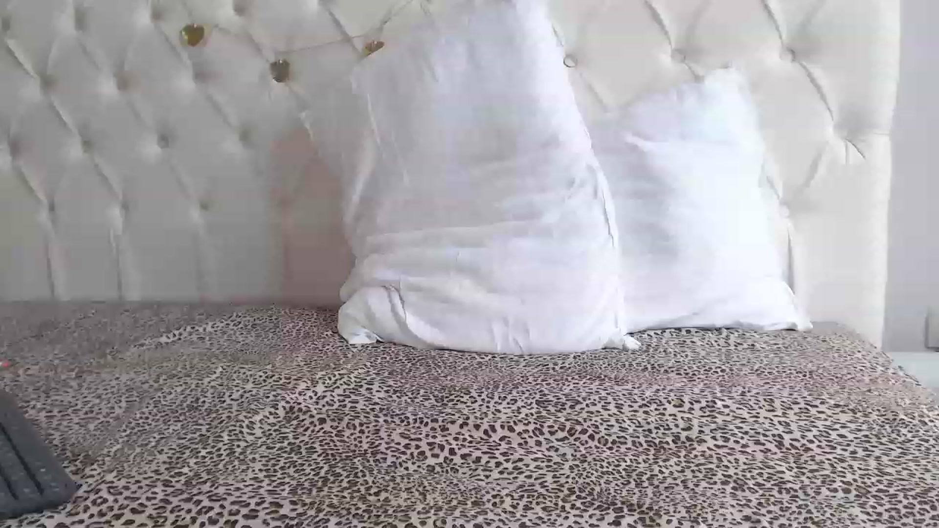 Gallery image thumbnail from Dreamloverrr's myfreecams stream on, 04/25/2023, 12:07 image 6 of 20