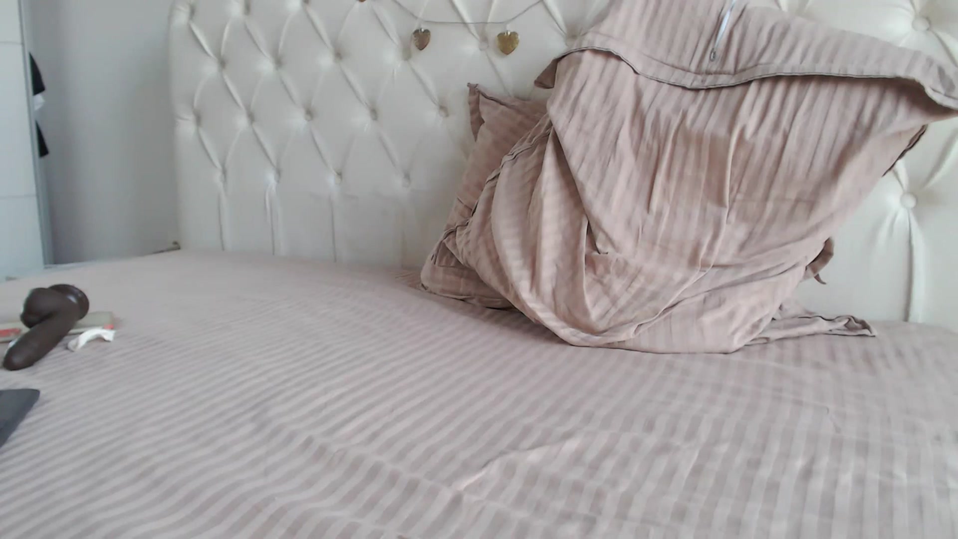 Gallery image thumbnail from Dreamloverrr's myfreecams stream on, 10/04/2023, 15:00 image 20 of 20