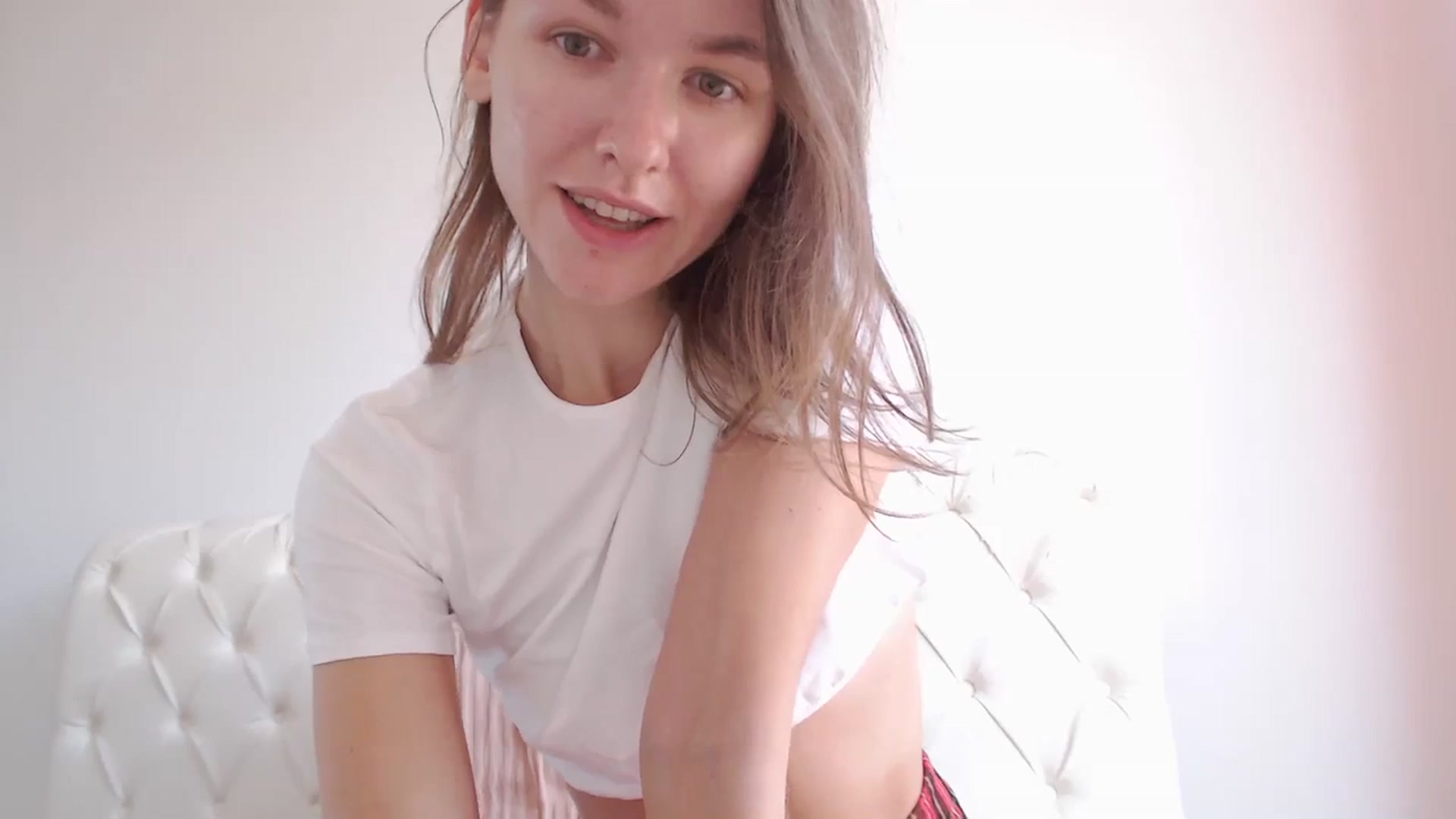 Gallery image thumbnail from Dreamloverrr's myfreecams stream on, 10/07/2023, 11:48 image 18 of 20