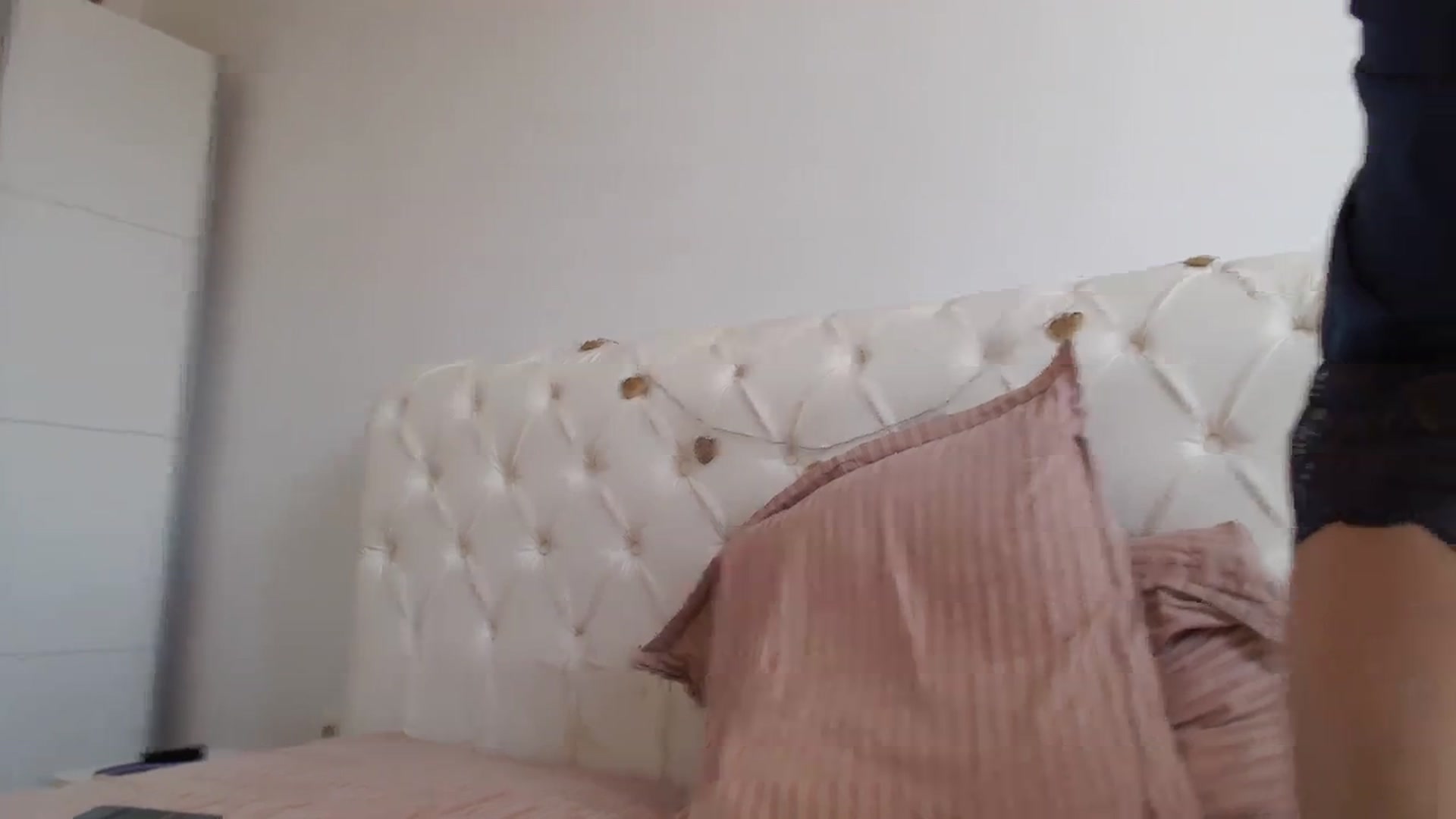 Gallery image thumbnail from Dreamloverrr's myfreecams stream on, 10/14/2023, 13:14 image 9 of 20
