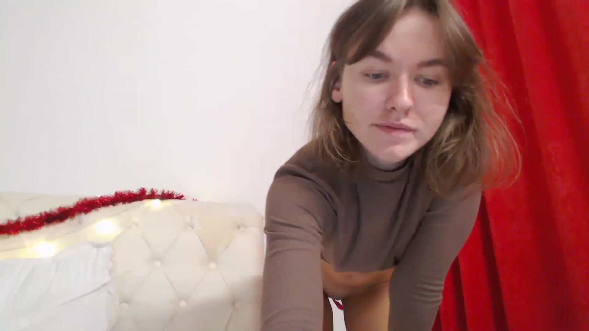 Gallery image thumbnail from Dreamloverrr's myfreecams stream on, 12/12/2023, 15:25 image 14 of 20