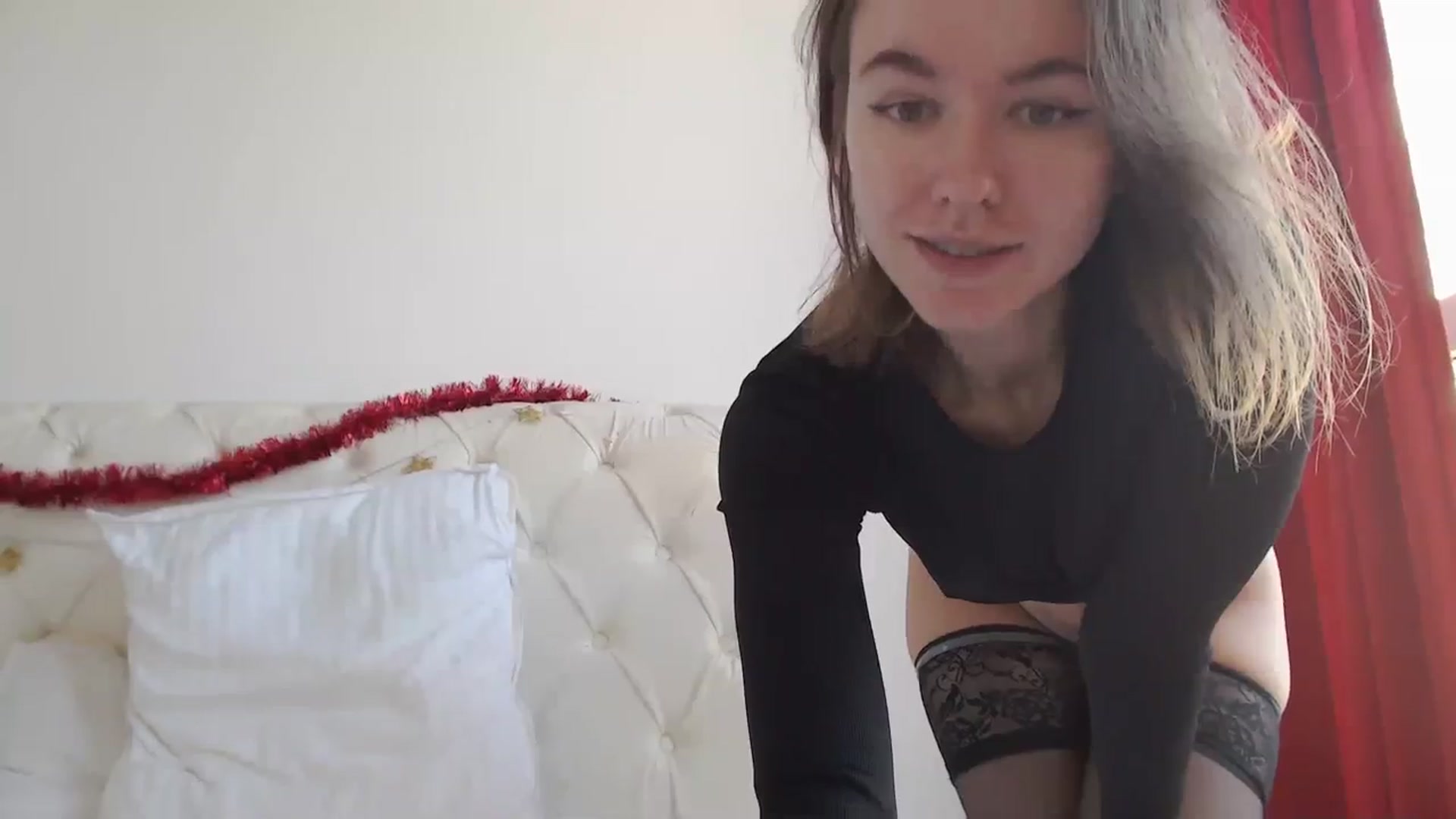 Gallery image thumbnail from Dreamloverrr's myfreecams stream on, 12/19/2023, 13:56 image 14 of 20