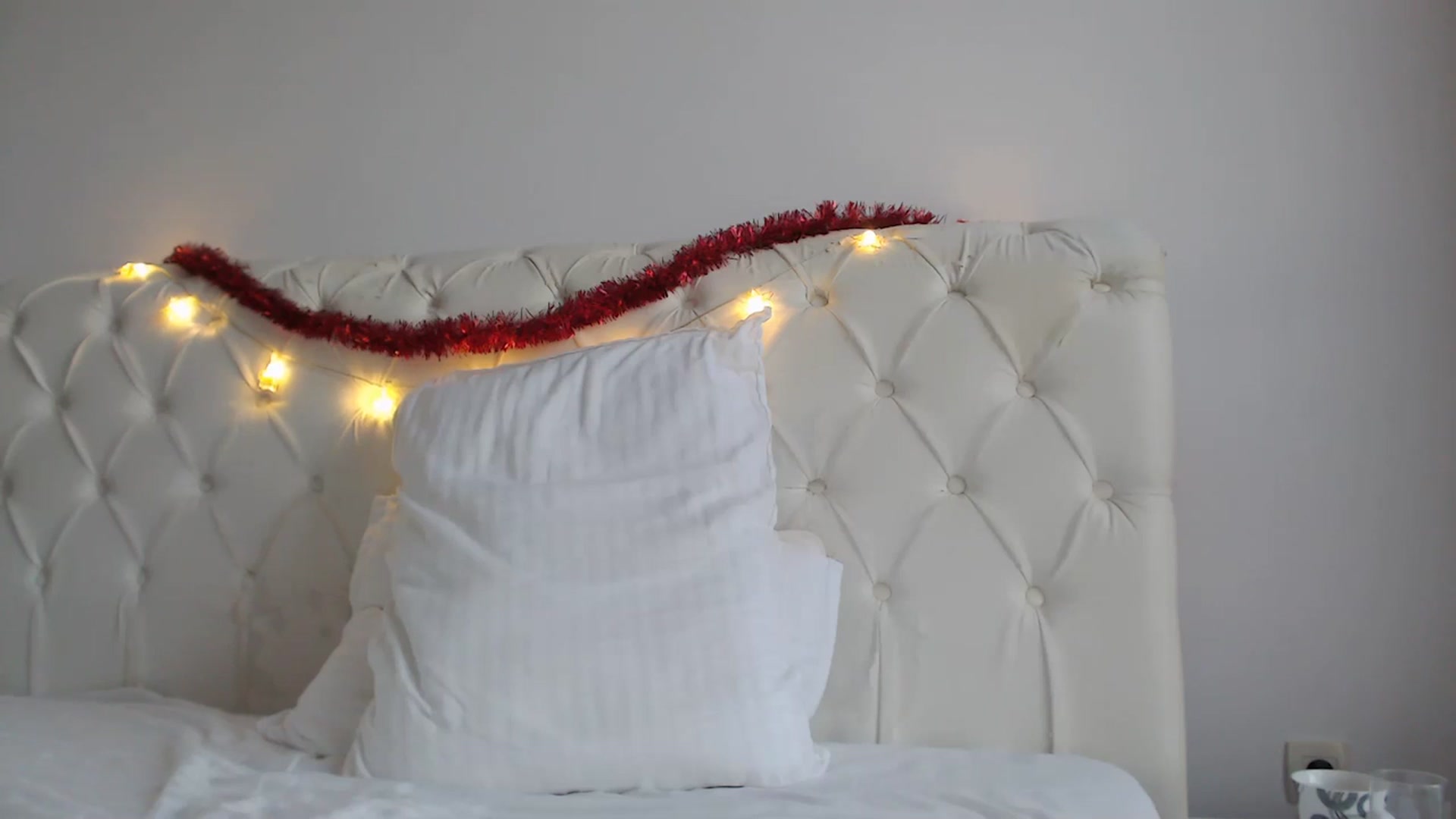 Gallery image thumbnail from Dreamloverrr's myfreecams stream on, 12/19/2023, 15:08 image 8 of 20