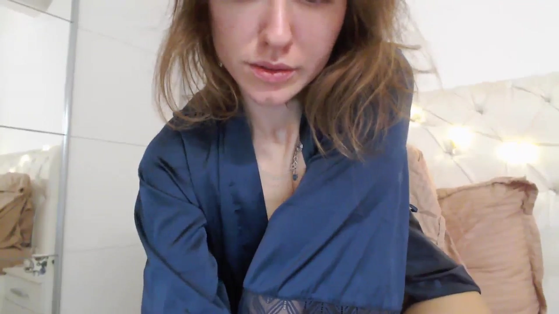 Gallery image thumbnail from Dreamloverrr's myfreecams stream on, 01/08/2024, 15:26 image 16 of 20