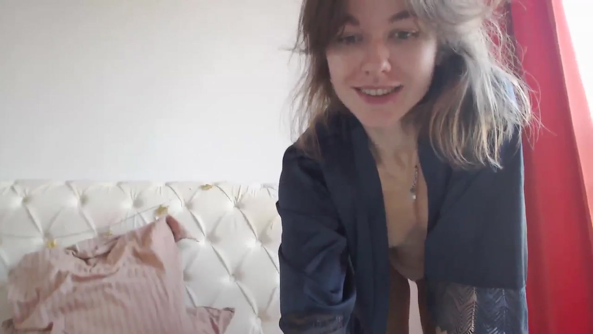 Gallery image thumbnail from Dreamloverrr's myfreecams stream on, 01/19/2024, 14:23 image 15 of 20