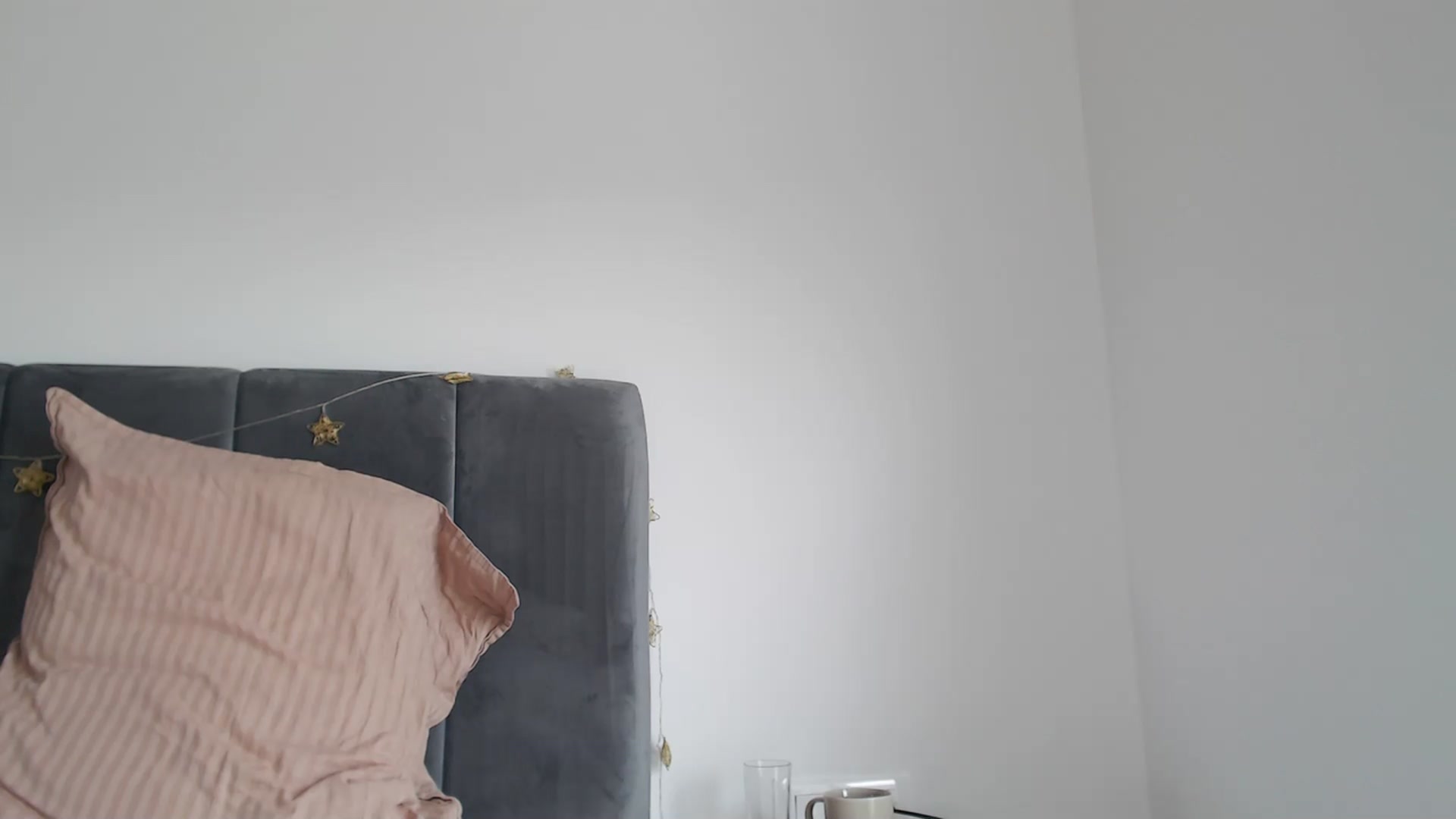 Gallery image thumbnail from Dreamloverrr's myfreecams stream on, 04/01/2024, 14:36 image 7 of 20