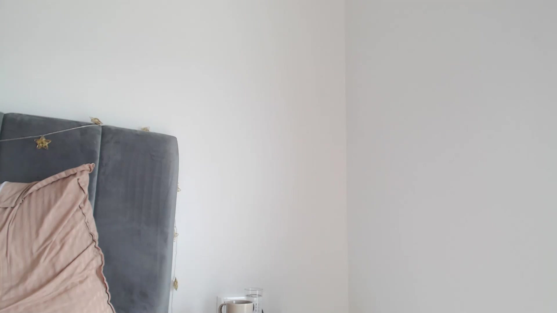 Gallery image thumbnail from Dreamloverrr's myfreecams stream on, 04/03/2024, 12:30 image 11 of 20