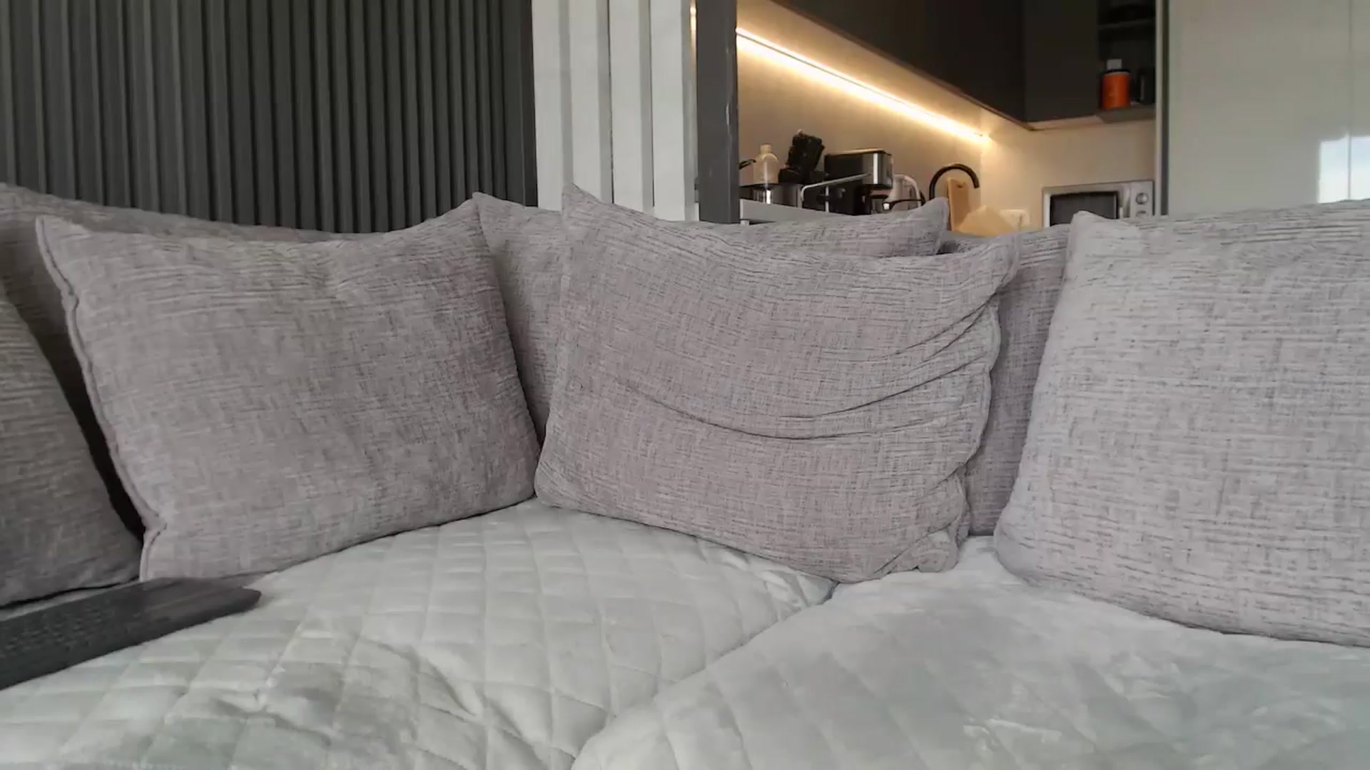 Gallery image thumbnail from Dreamloverrr's myfreecams stream on, 05/04/2024, 11:27 image 7 of 20