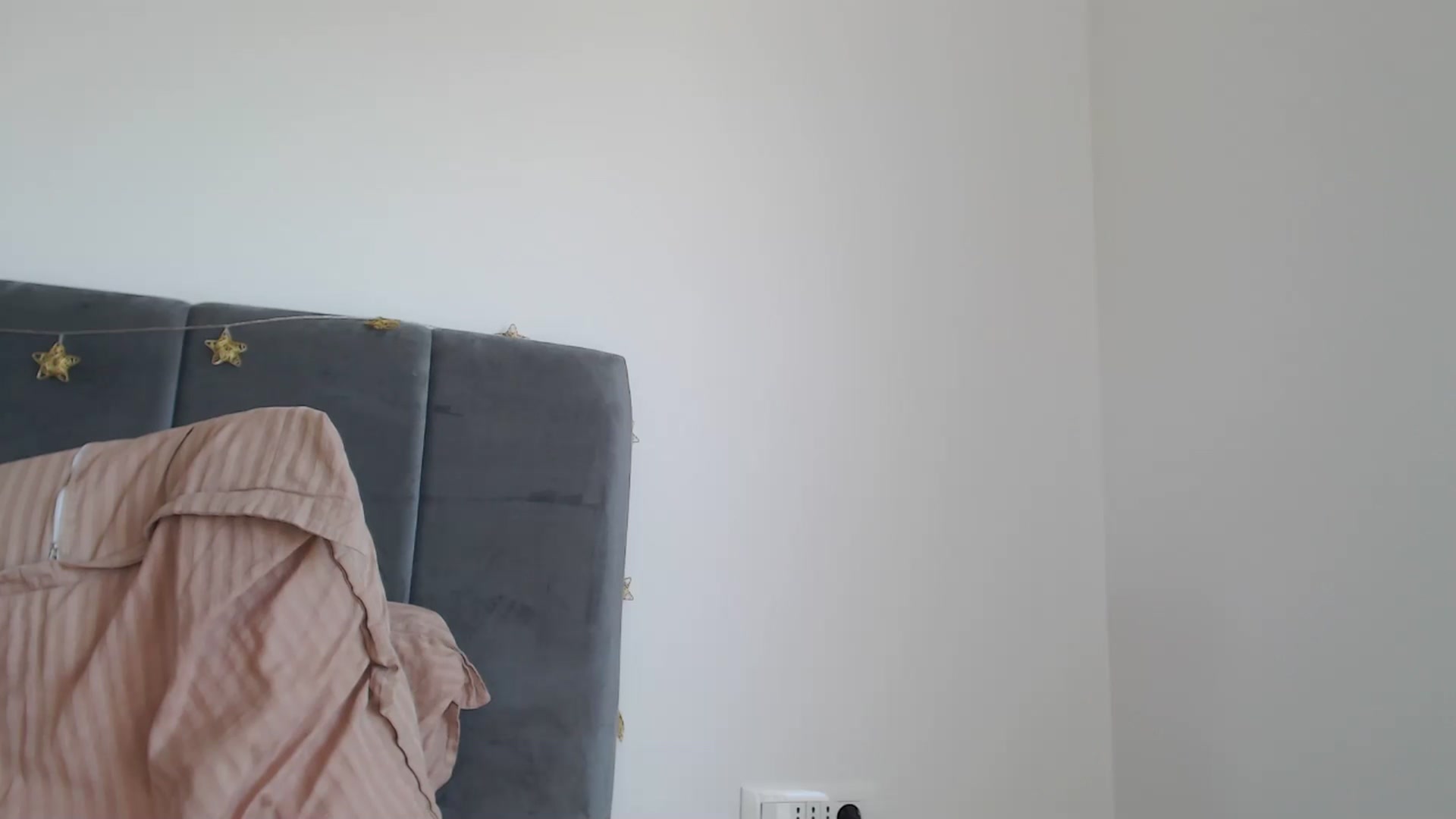 Gallery image thumbnail from Dreamloverrr's myfreecams stream on, 05/11/2024, 13:13 image 19 of 20