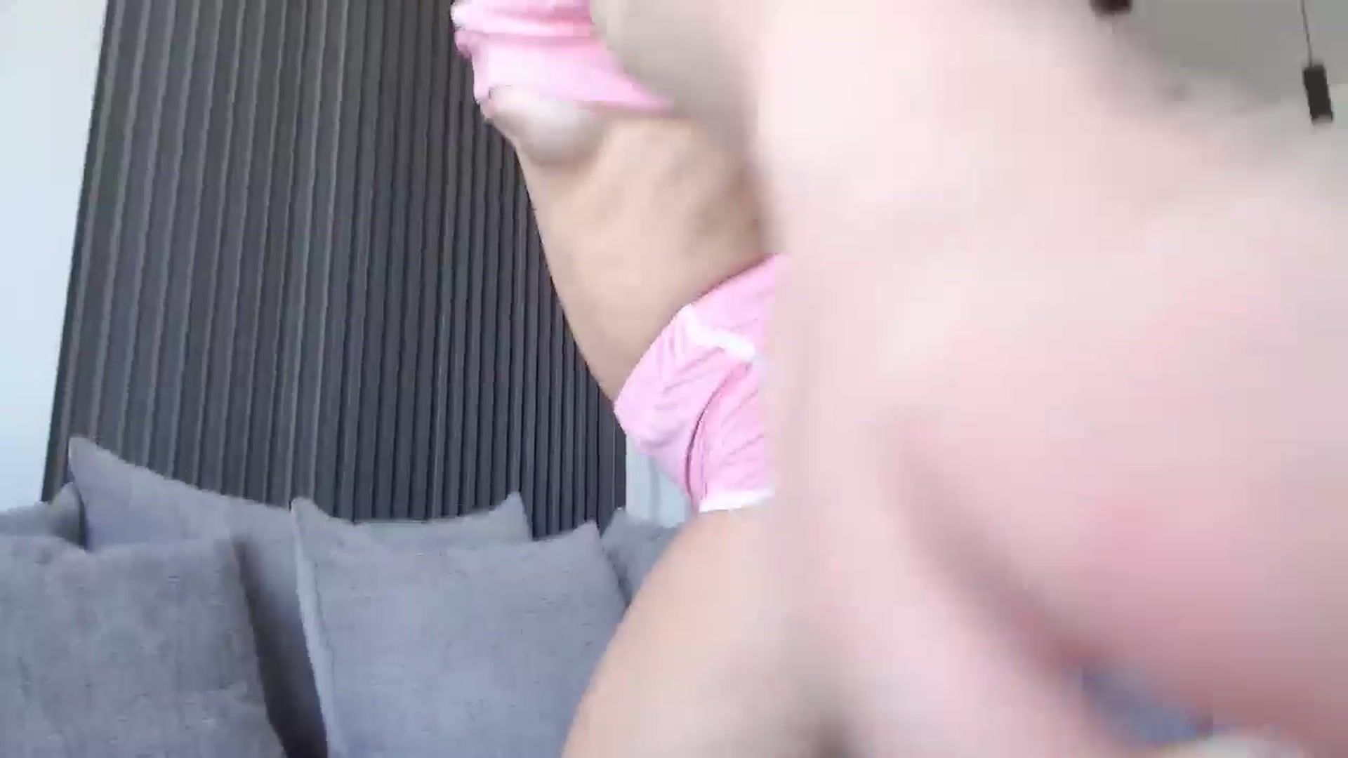 Gallery image thumbnail from Dreamloverrr's myfreecams stream on, 06/04/2024, 11:17 image 16 of 20