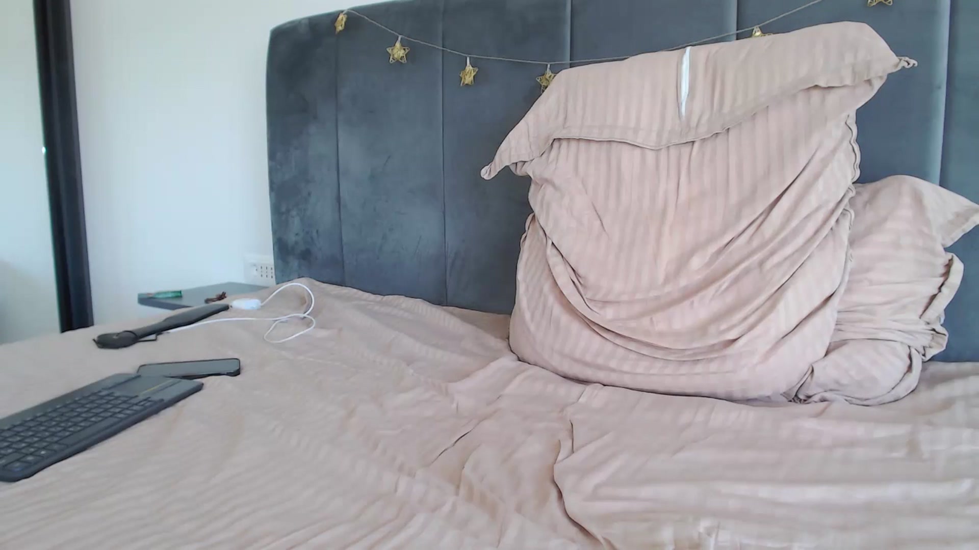 Gallery image thumbnail from Dreamloverrr's myfreecams stream on, 06/08/2024, 13:19 image 12 of 20
