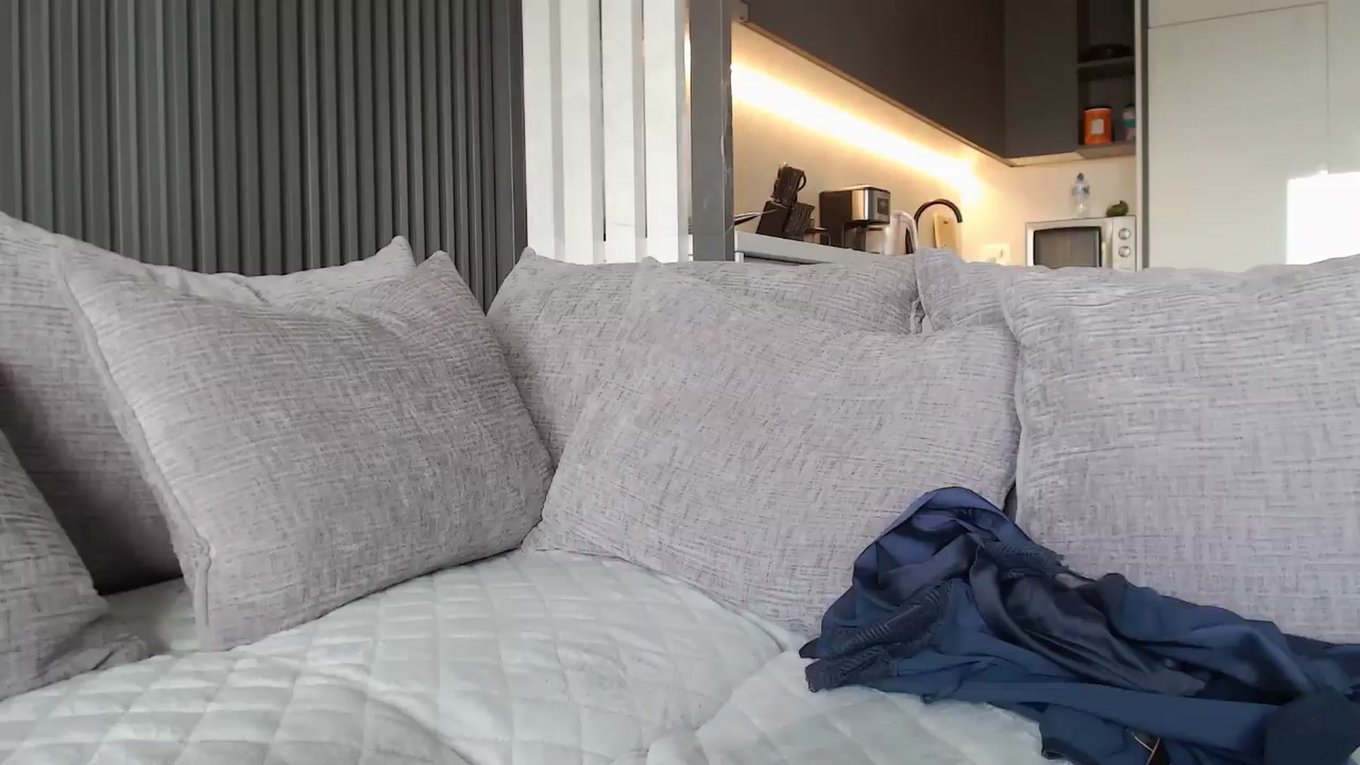 Gallery image thumbnail from Dreamloverrr's myfreecams stream on, 06/27/2024, 12:54 image 8 of 20