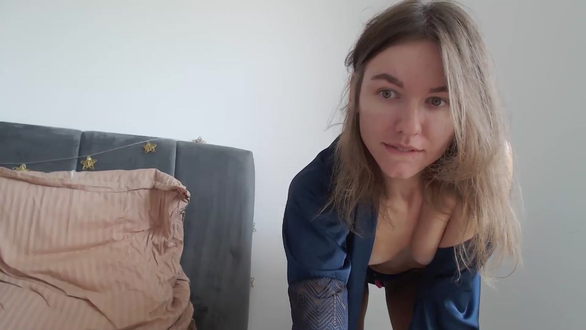 Gallery image thumbnail from Dreamloverrr's myfreecams stream on, 07/07/2024, 12:47 image 16 of 20