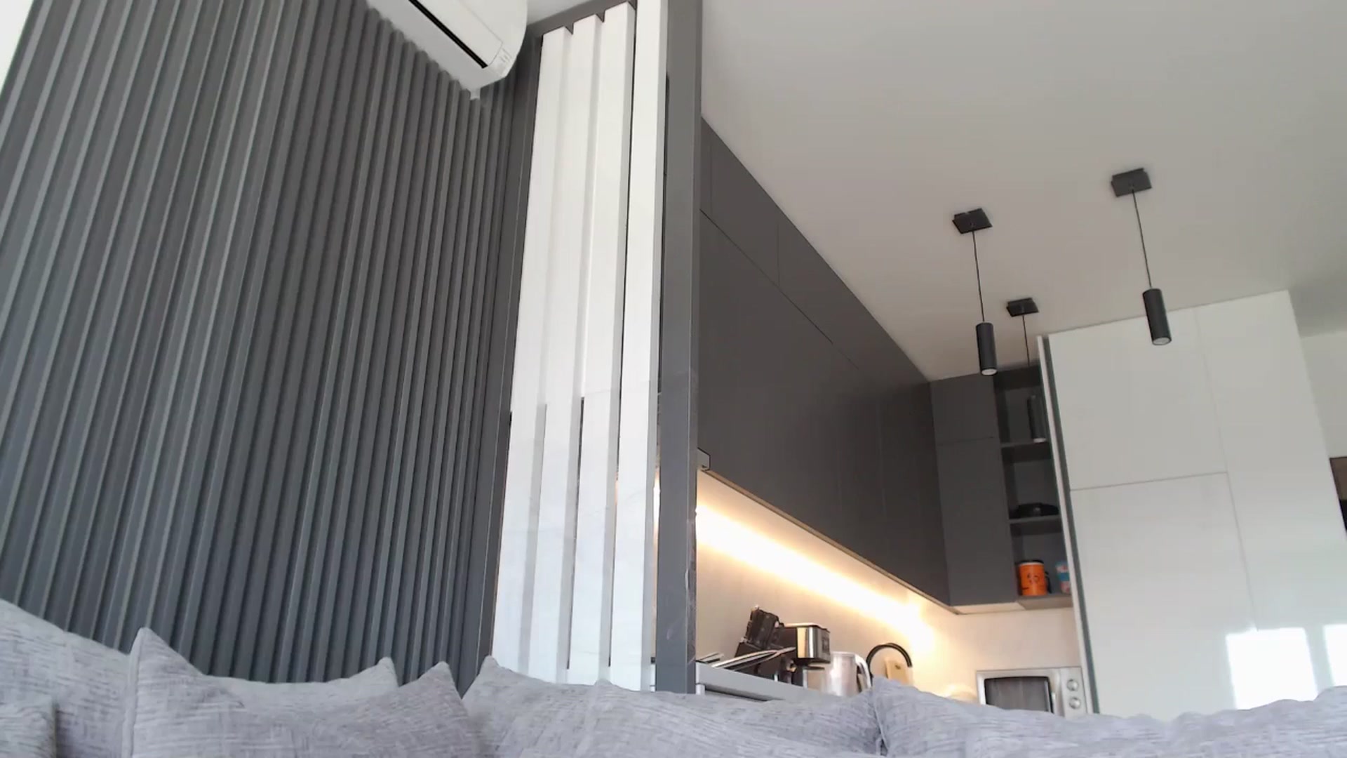 Gallery image thumbnail from Dreamloverrr's myfreecams stream on, 07/08/2024, 12:29 image 13 of 20