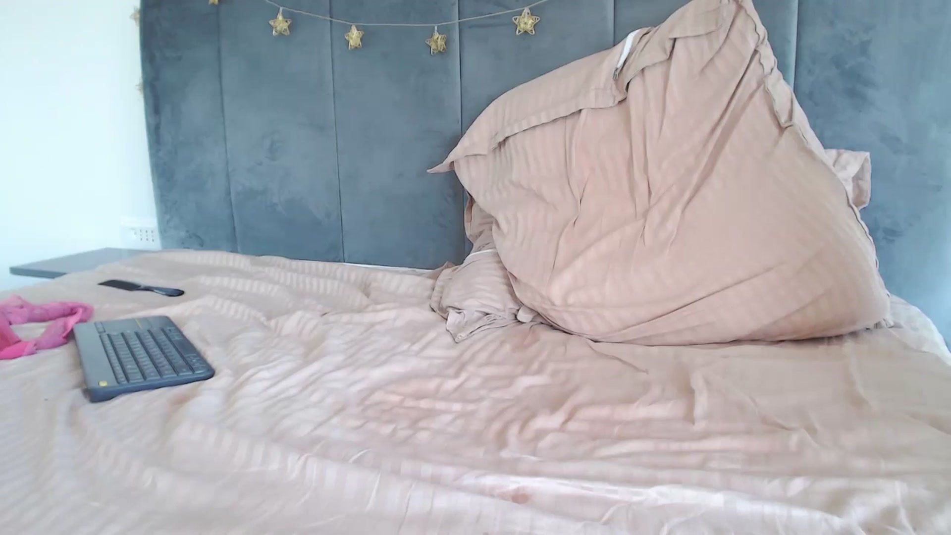 Gallery image thumbnail from Dreamloverrr's myfreecams stream on, 08/09/2024, 13:54 image 3 of 20