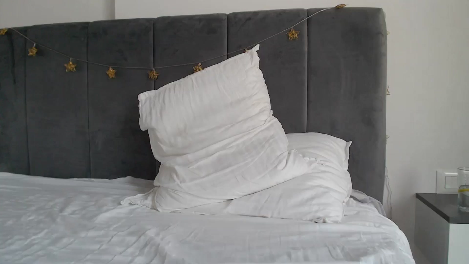 Gallery image thumbnail from Dreamloverrr's myfreecams stream on, 09/03/2024, 17:01 image 17 of 20