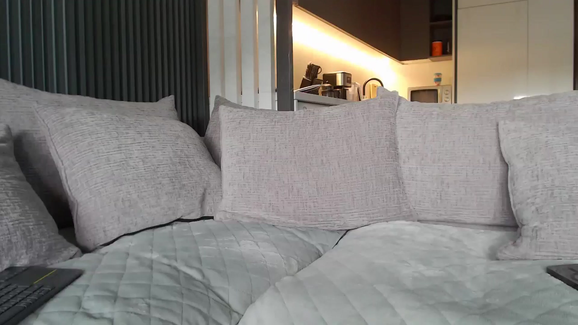 Gallery image thumbnail from Dreamloverrr's myfreecams stream on, 09/18/2024, 12:59 image 10 of 20