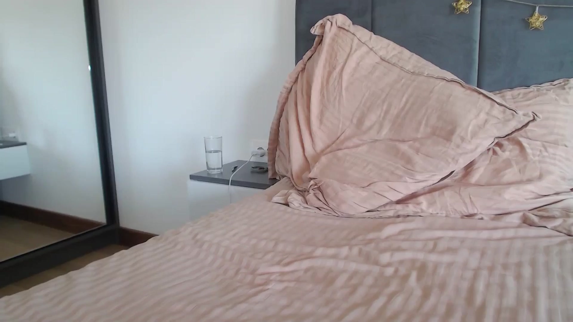 Gallery image thumbnail from Dreamloverrr's myfreecams stream on, 09/28/2024, 14:03 image 12 of 20