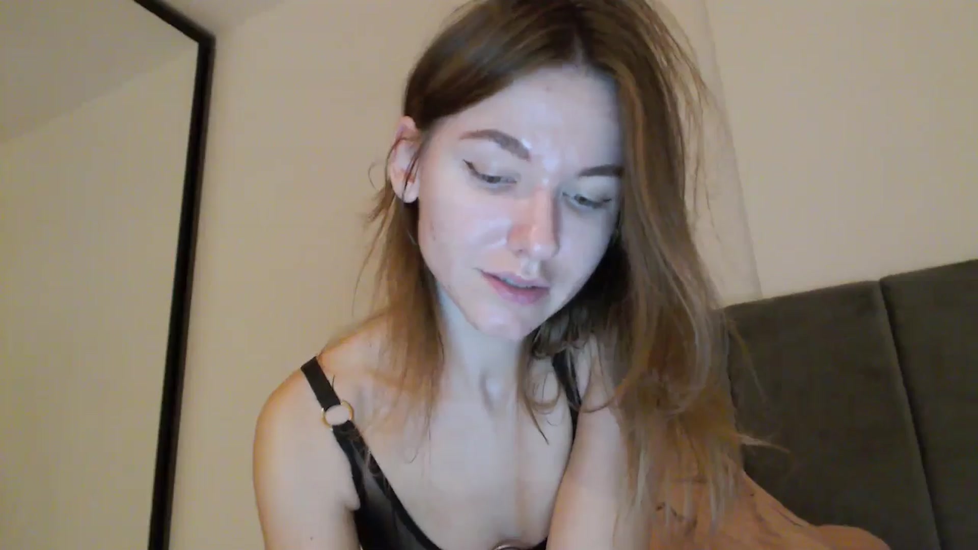 Gallery image thumbnail from Dreamloverrr's myfreecams stream on, 11/01/2024, 15:49 image 17 of 20
