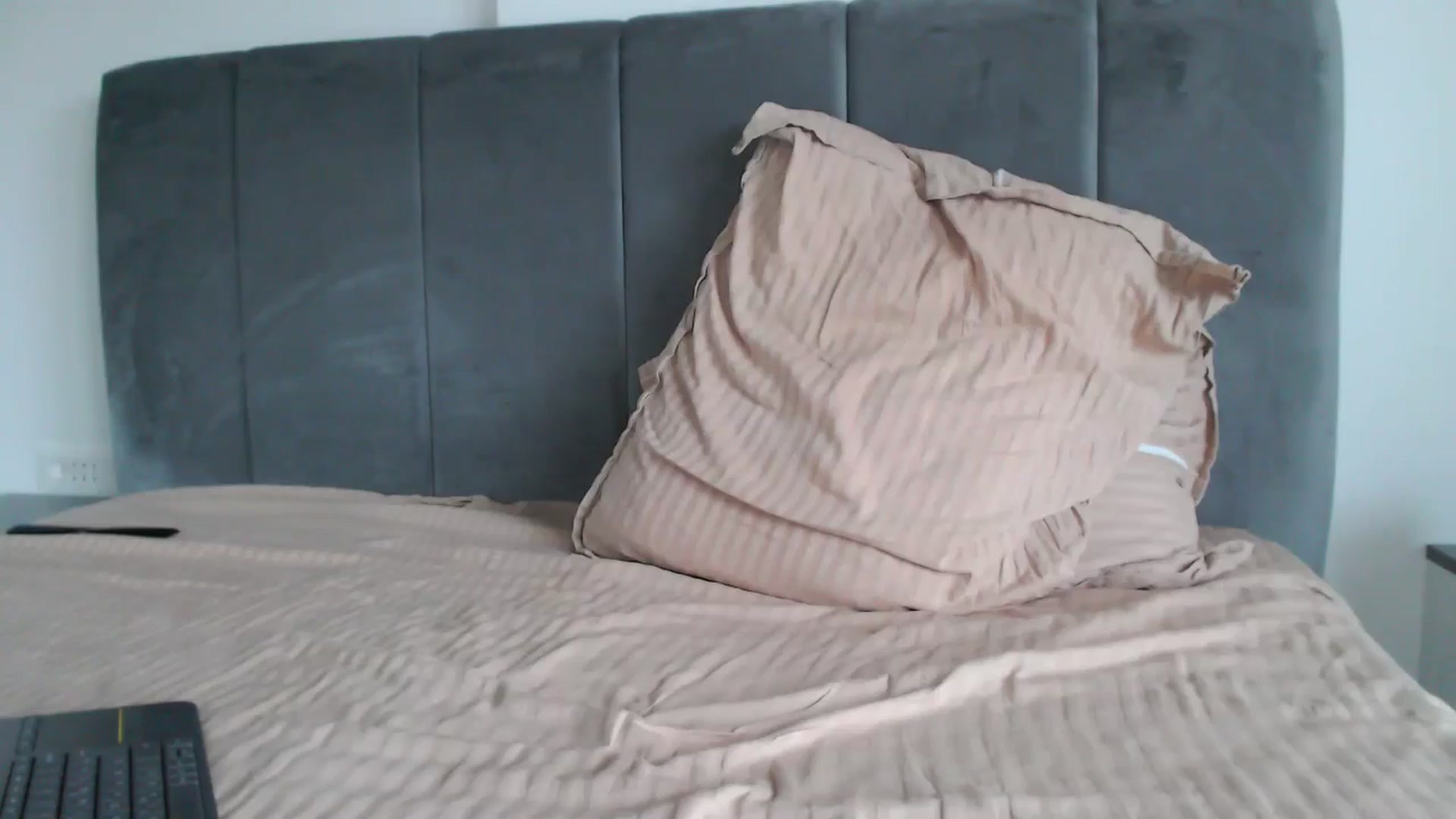 Gallery image thumbnail from Dreamloverrr's myfreecams stream on, 11/22/2024, 12:45 image 18 of 20