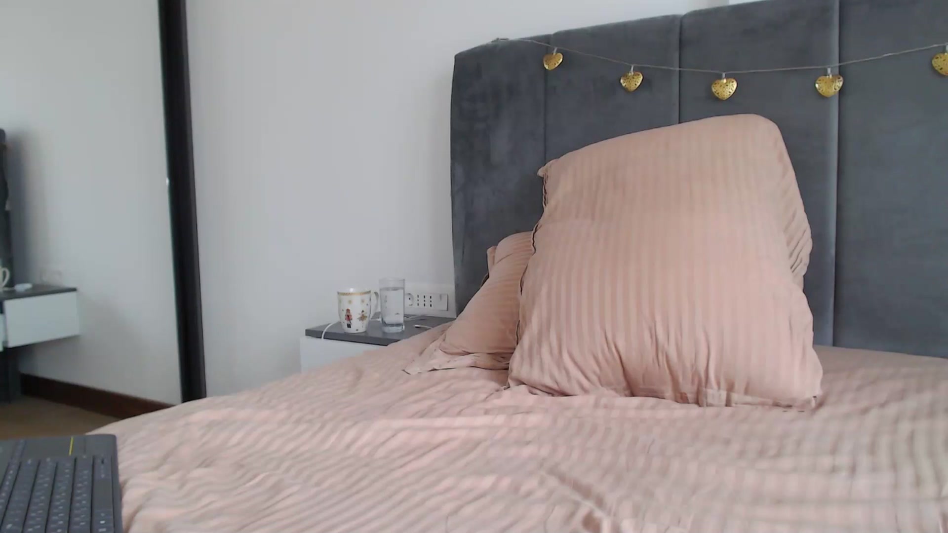 Gallery image thumbnail from Dreamloverrr's myfreecams stream on, 01/07/2025, 12:41 image 5 of 20