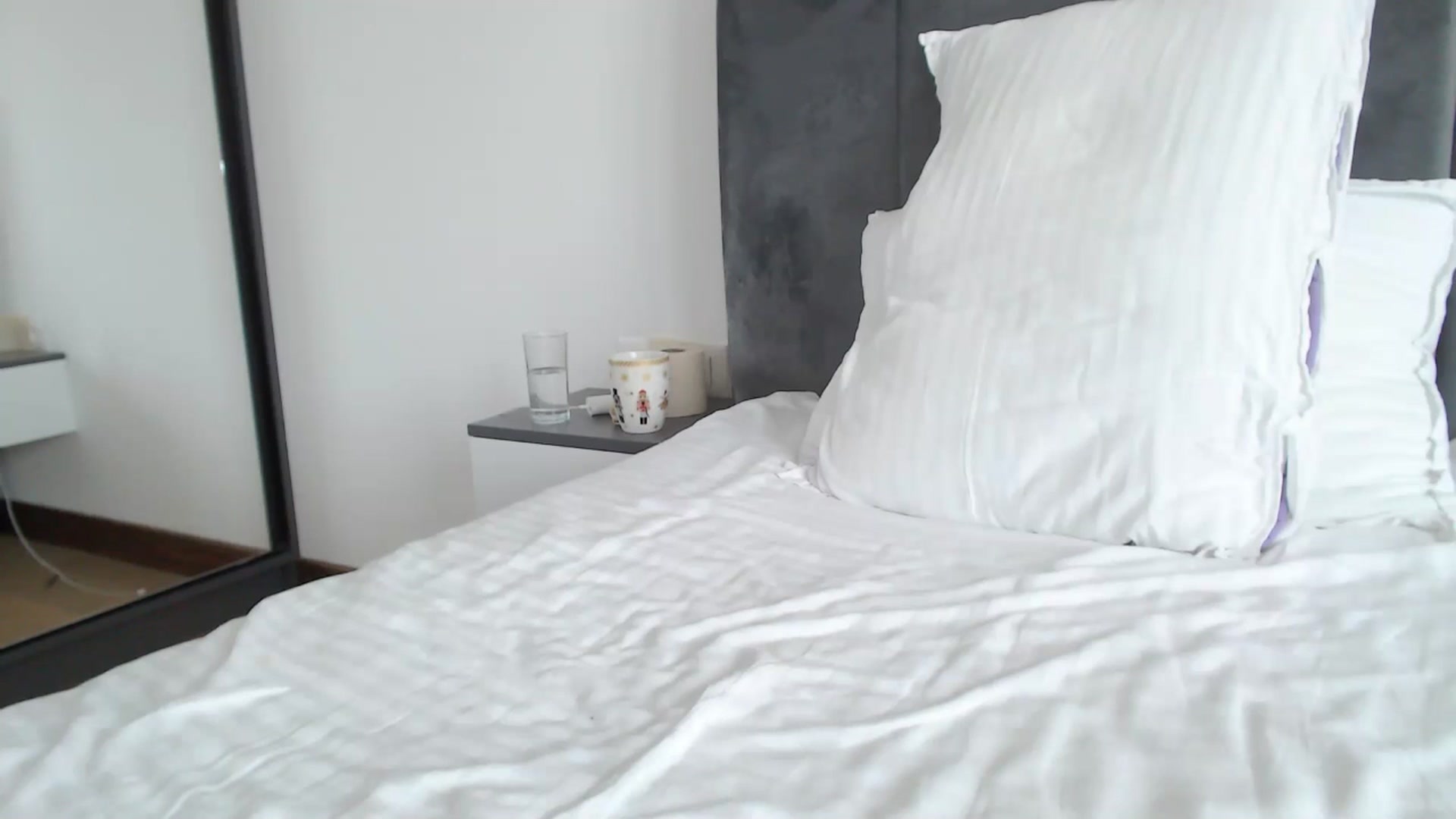 Gallery image thumbnail from Dreamloverrr's myfreecams stream on, 01/12/2025, 13:52 image 15 of 20