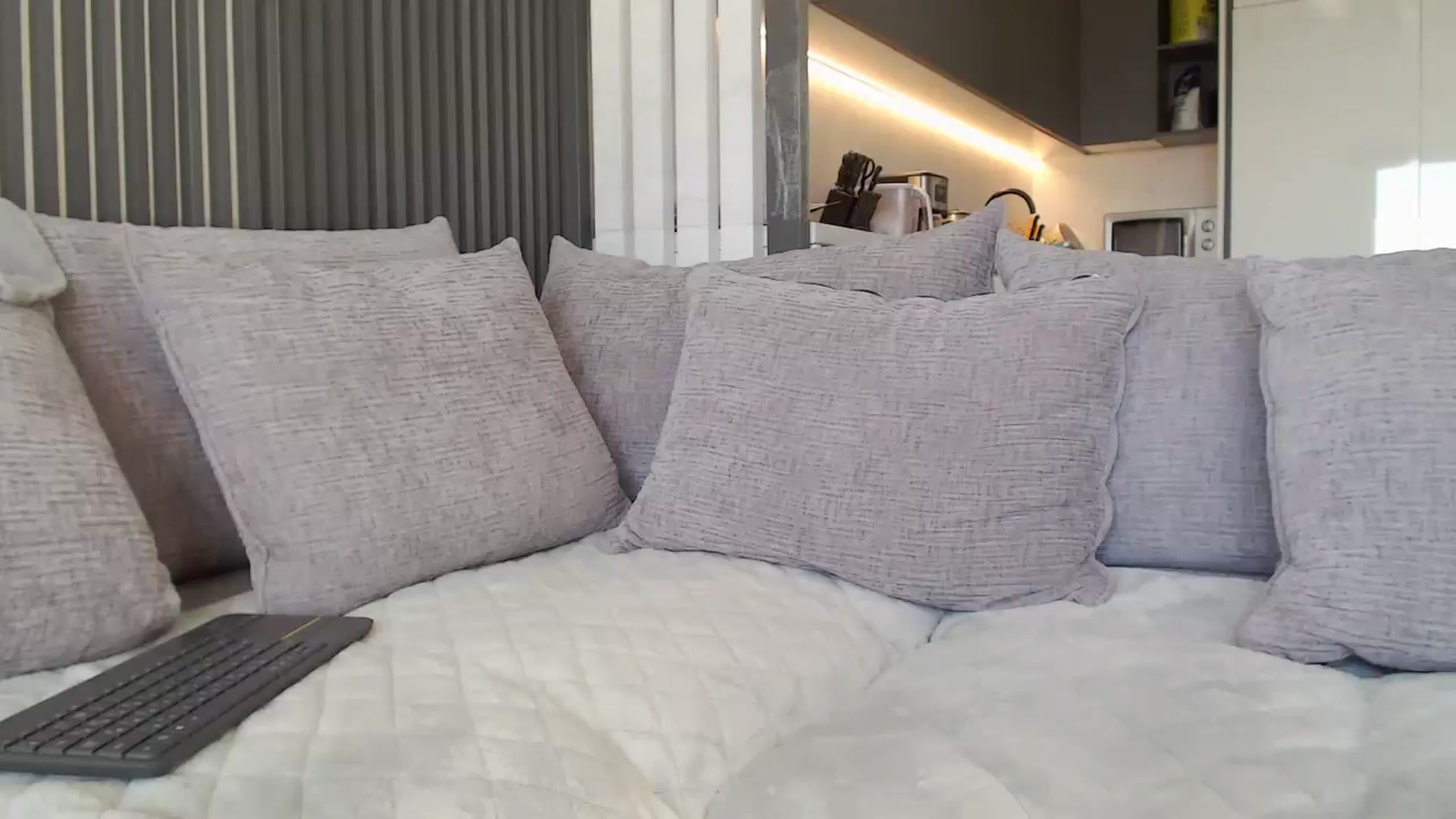 Gallery image thumbnail from Dreamloverrr's myfreecams stream on, 01/14/2025, 13:46 image 6 of 20