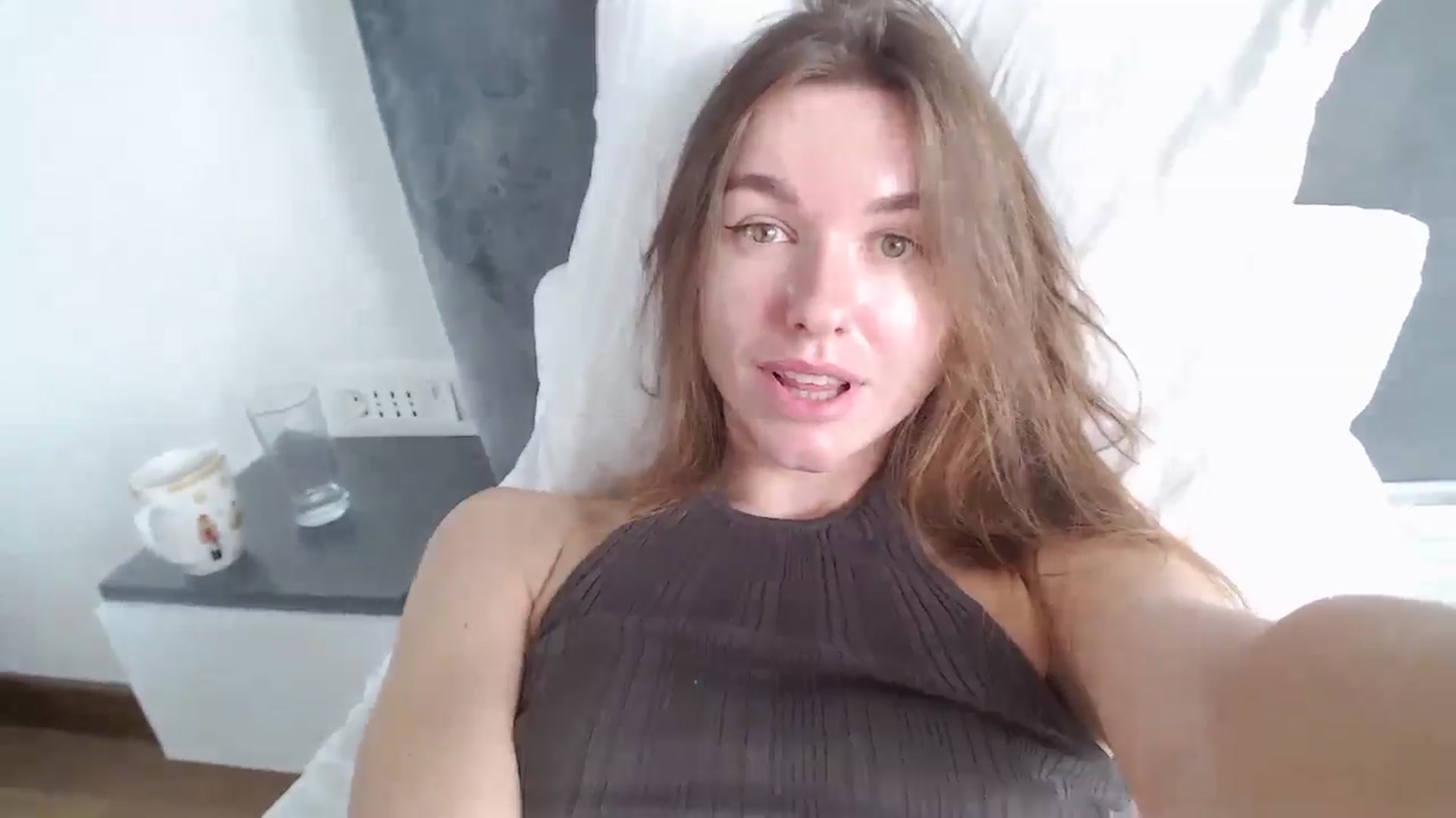 Gallery image thumbnail from Dreamloverrr's myfreecams stream on, 01/19/2025, 14:16 image 18 of 20