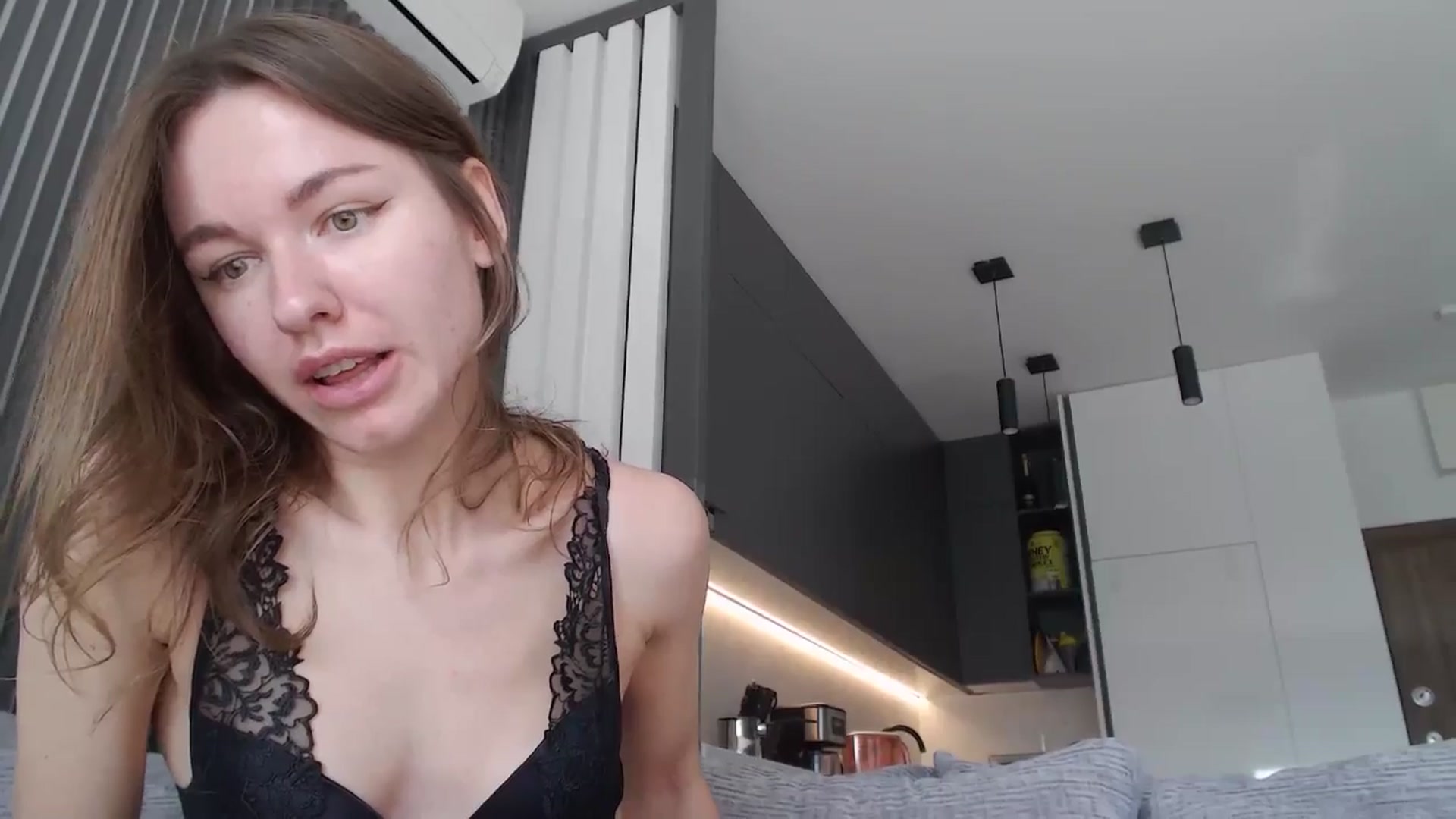 Gallery image thumbnail from Dreamloverrr's myfreecams stream on, 02/10/2025, 12:17 image 13 of 20
