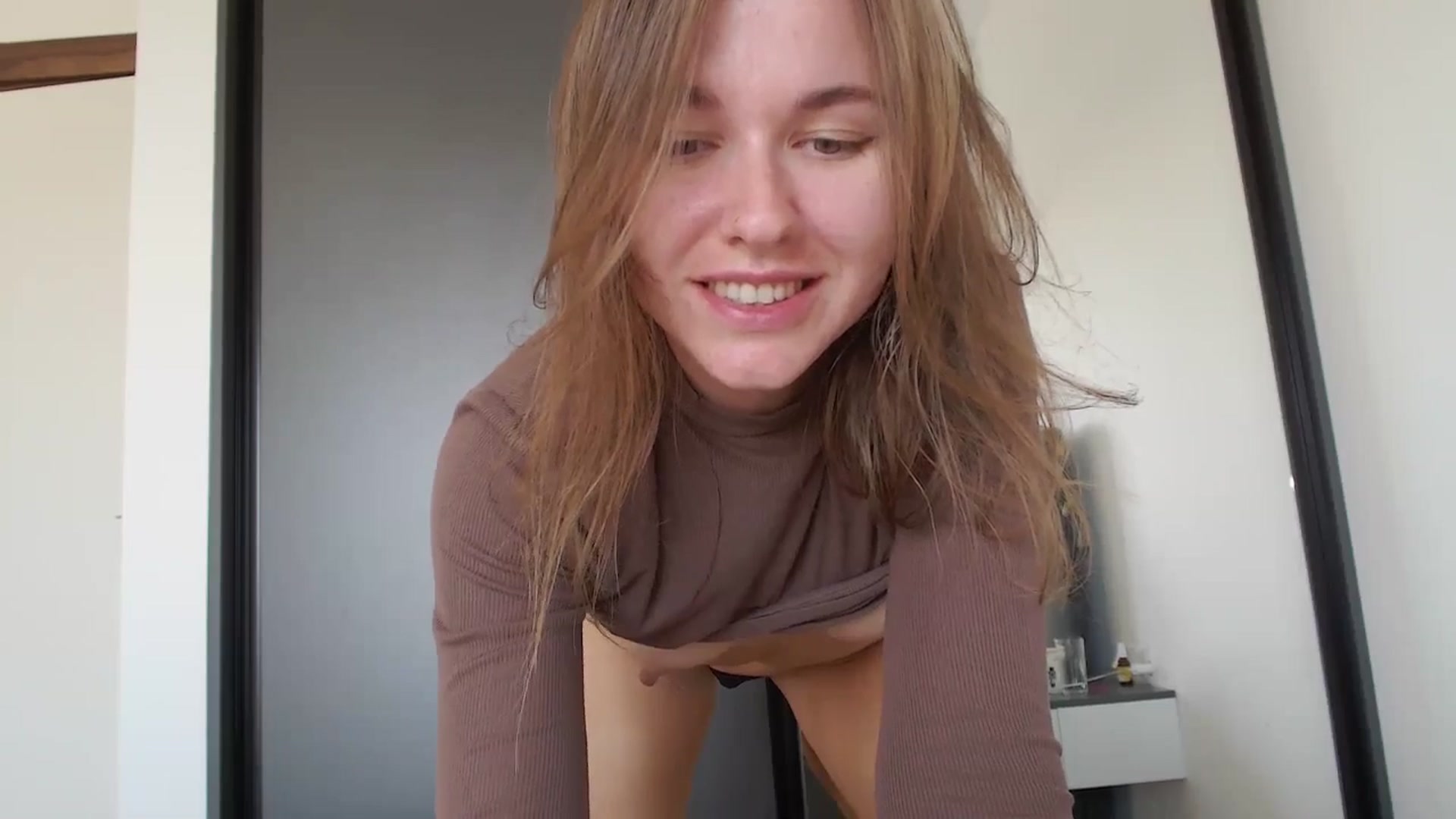 Gallery image thumbnail from Dreamloverrr's myfreecams stream on, 04/07/2025, 15:28 image 11 of 20