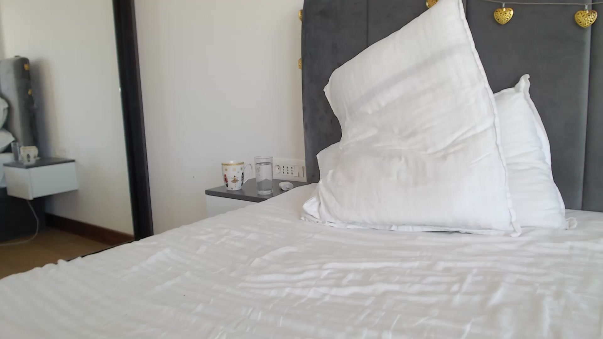 Gallery image thumbnail from Dreamloverrr's myfreecams stream on, 04/19/2025, 14:18 image 15 of 20
