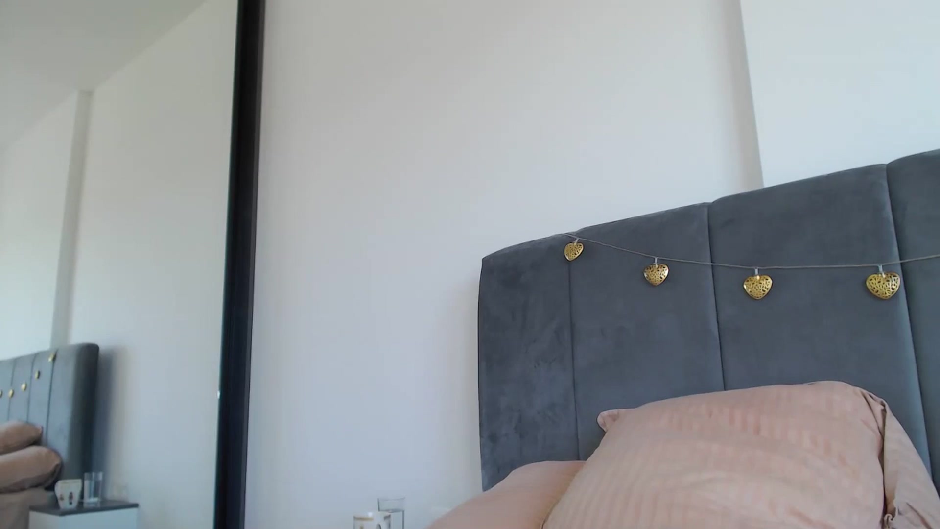 Gallery image thumbnail from Dreamloverrr's myfreecams stream on, 06/04/2025, 12:55 image 18 of 20