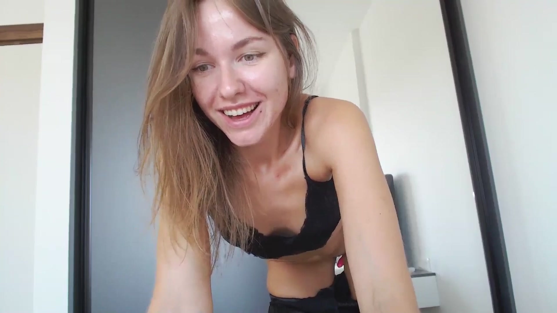 Gallery image thumbnail from DreamyK's myfreecams stream on, 08/22/2025, 14:24 image 14 of 20