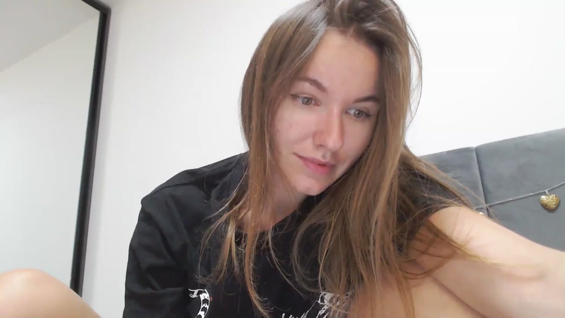 Gallery image thumbnail from DreamyK's myfreecams stream on, 10/03/2025, 16:51 image 19 of 20