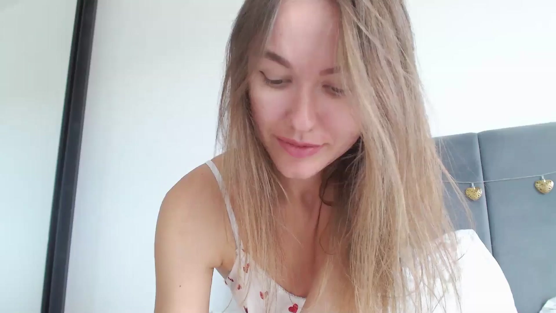 Gallery image thumbnail from DreamyK's myfreecams stream on, 10/10/2025, 13:55 image 10 of 20