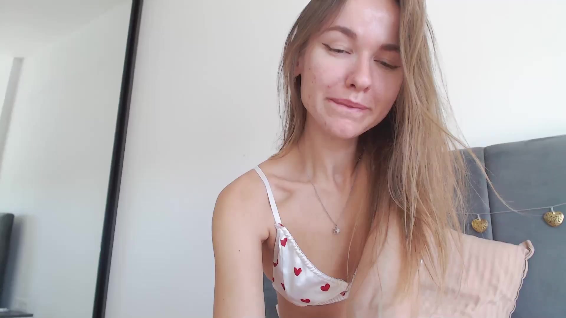 Gallery image thumbnail from DreamyK's myfreecams stream on, 10/28/2025, 13:58 image 10 of 20
