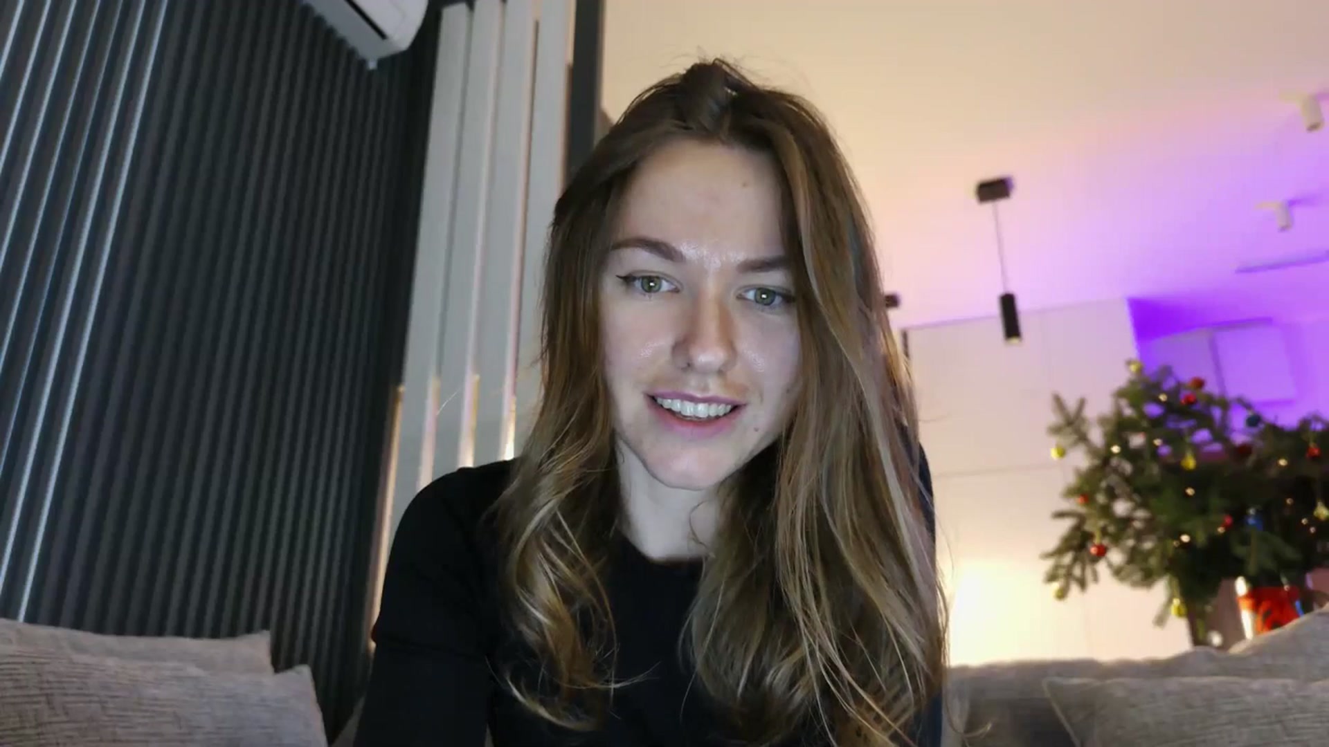 Gallery image thumbnail from DreamyK's myfreecams stream on, 12/14/2025, 16:14 image 12 of 20